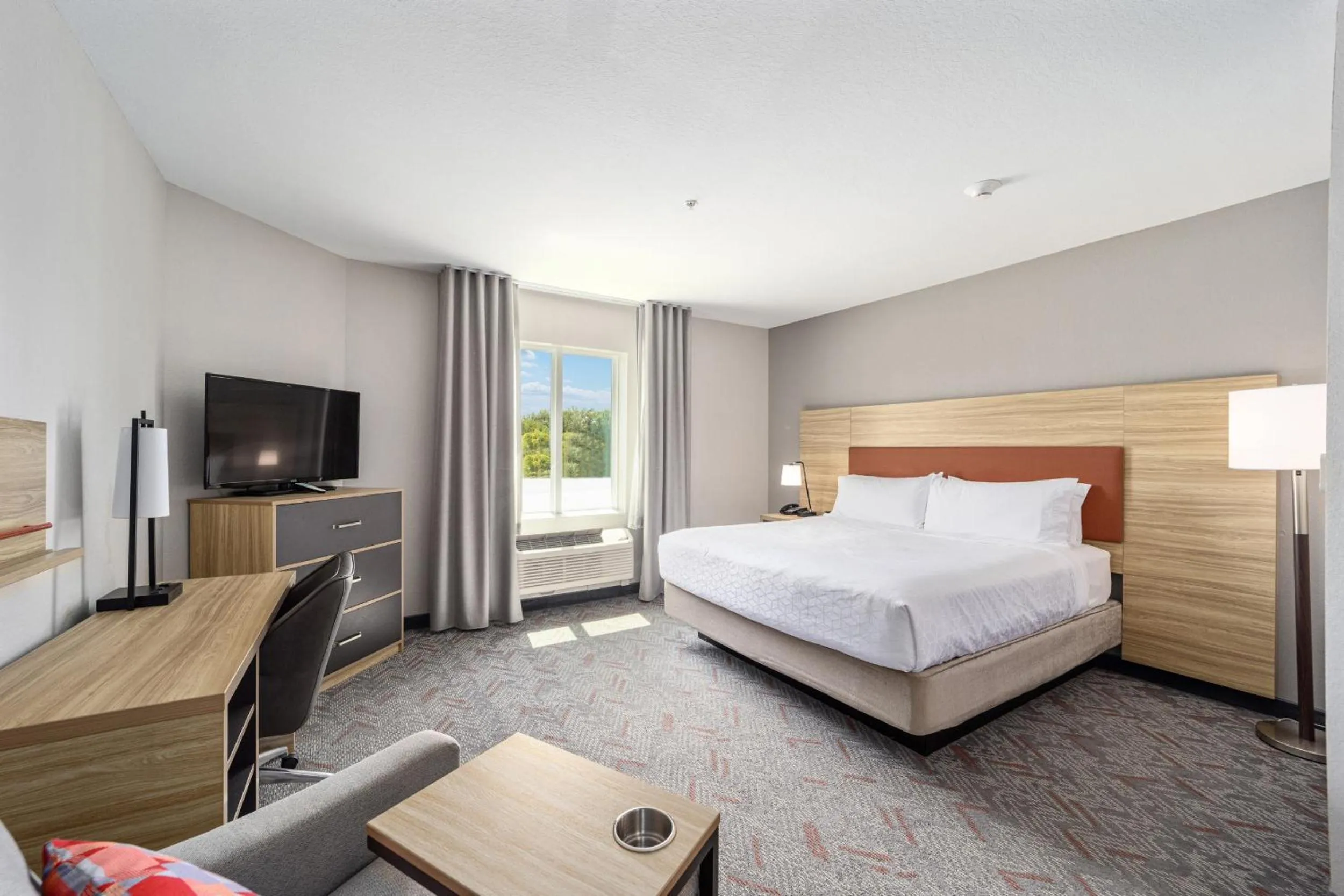 Bed in Candlewood Suites - Ocala I-75 by IHG