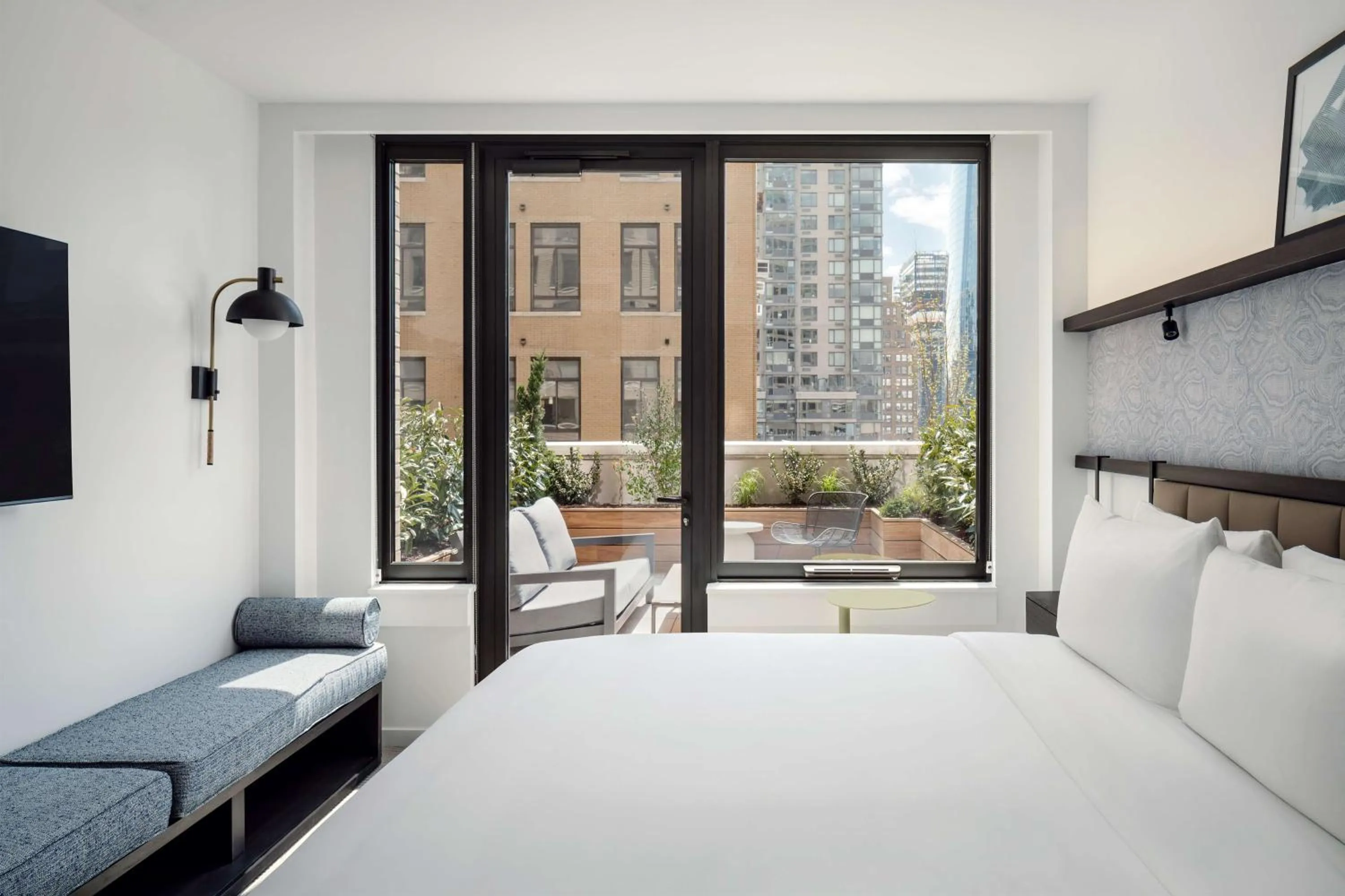 Patio, Bed in Arlo Midtown