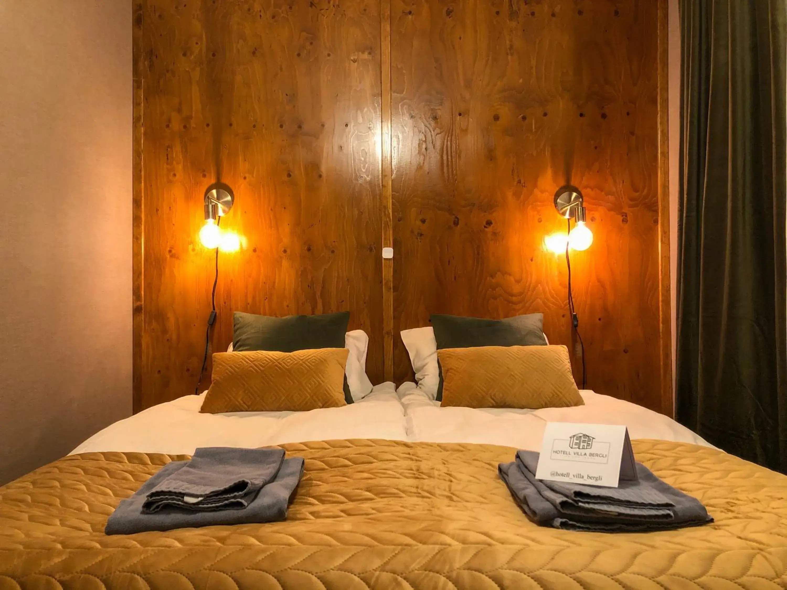 Double Room with Private Toilet and Shared Shower - single occupancy in Villa Bergli Double Room with Private Toilet and Shared Shower - single occupancy in Villa Bergli