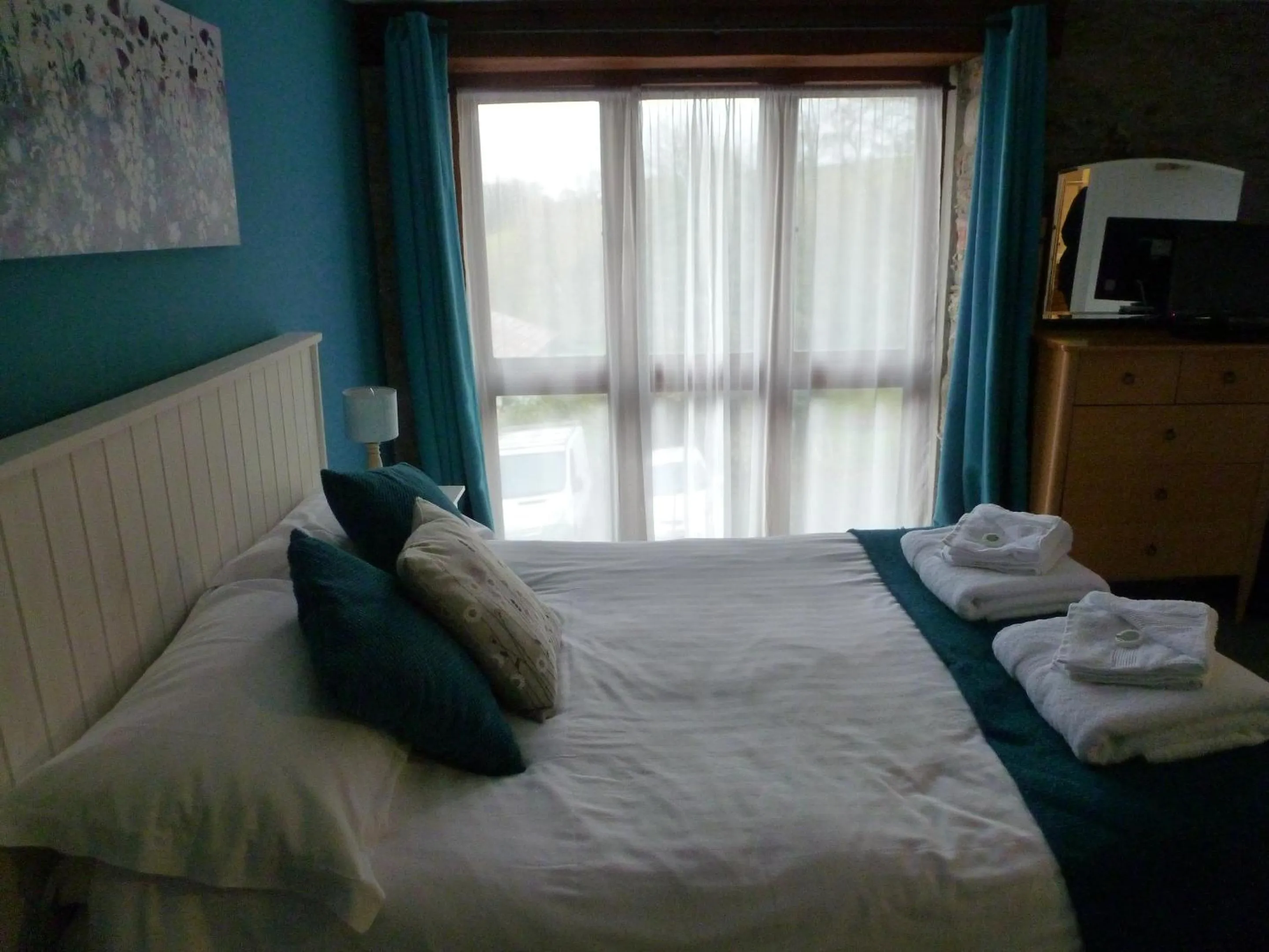 Bedroom, Bed in The Liscawn