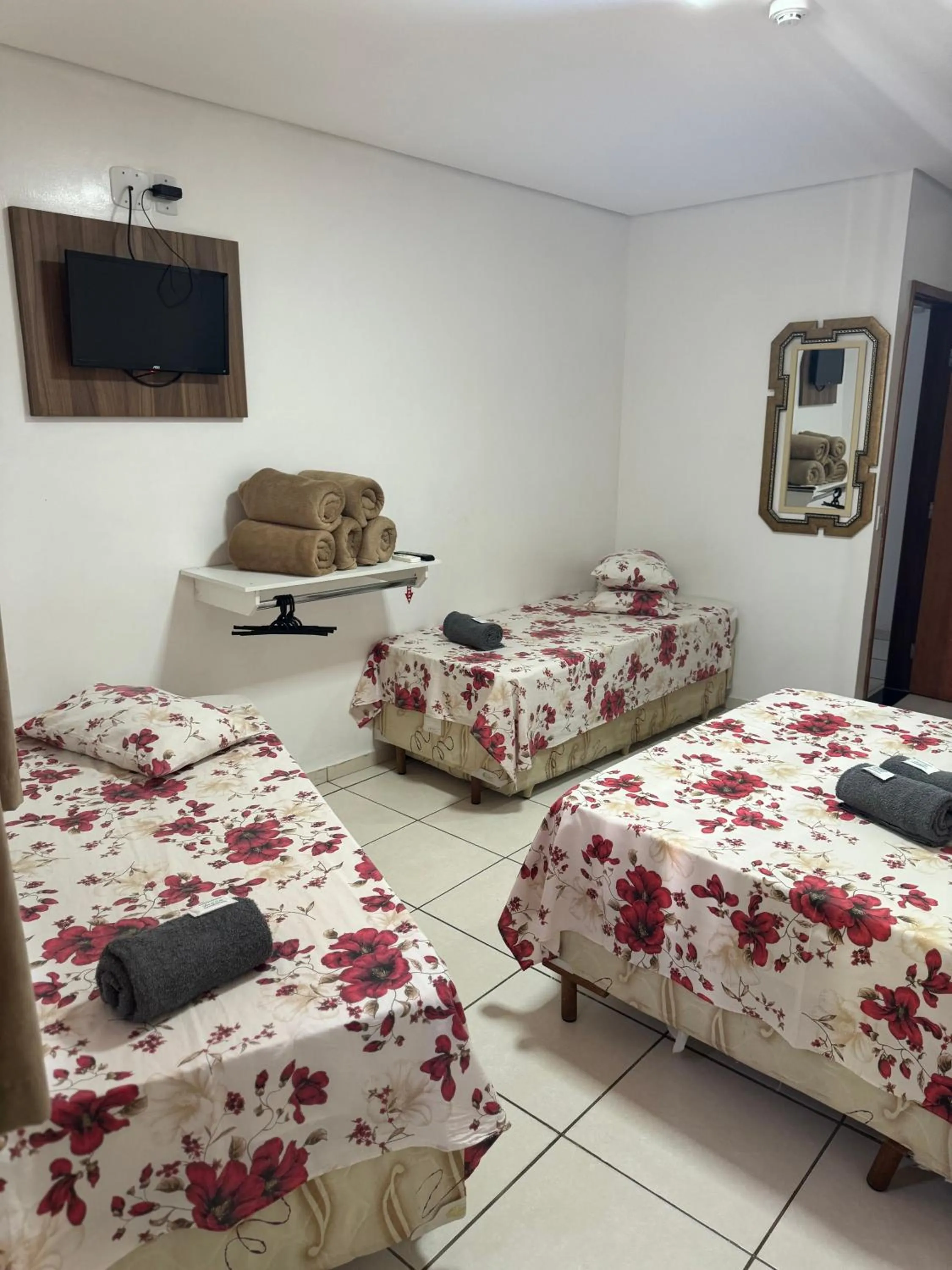 TV and multimedia, Bed in Pousada Bella Vista