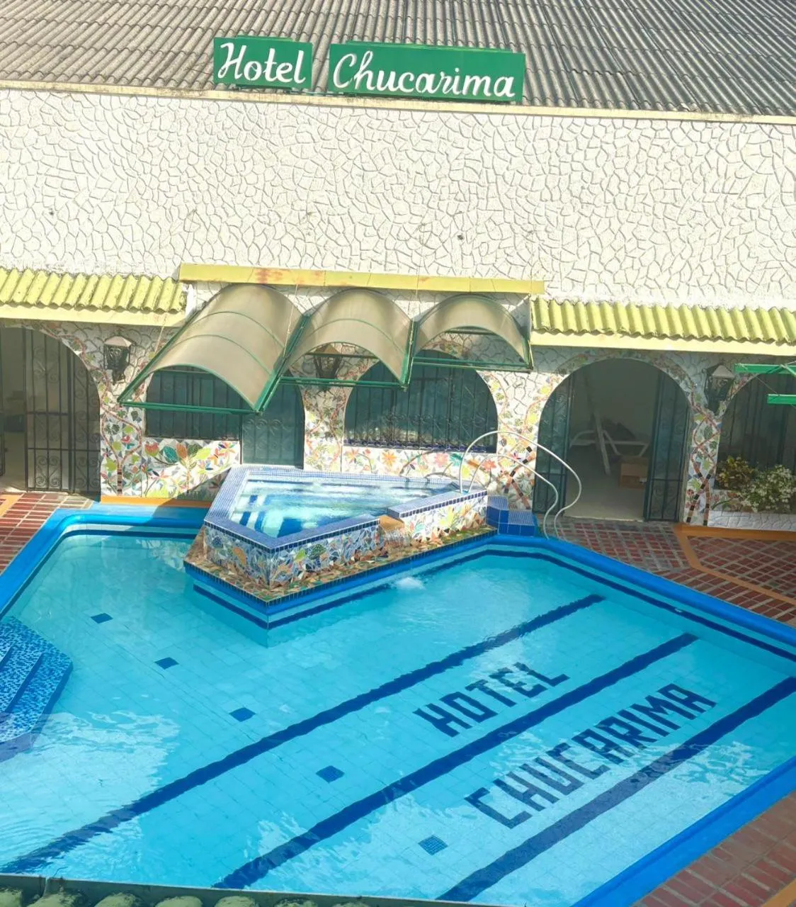 Swimming pool in Hotel Chucarima
