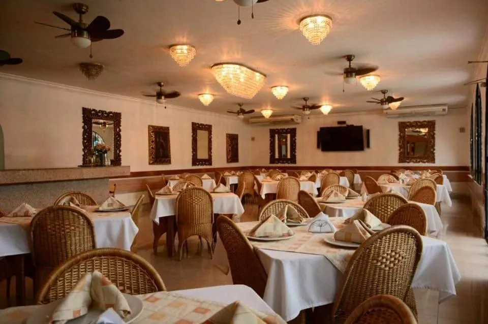 Restaurant/places to eat in Hotel Chucarima