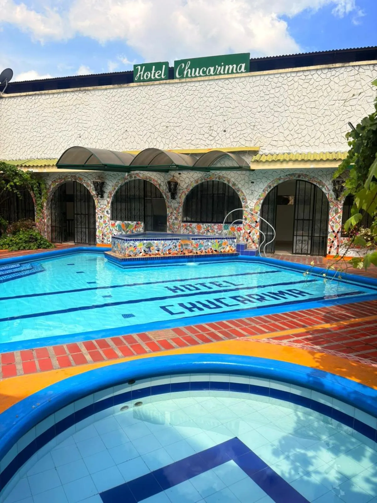 Swimming pool in Hotel Chucarima
