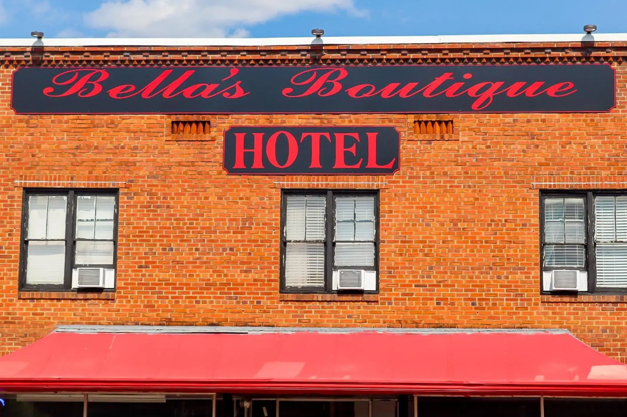 Property building in Bella's Boutique Hotel Property building in Bella's Boutique Hotel