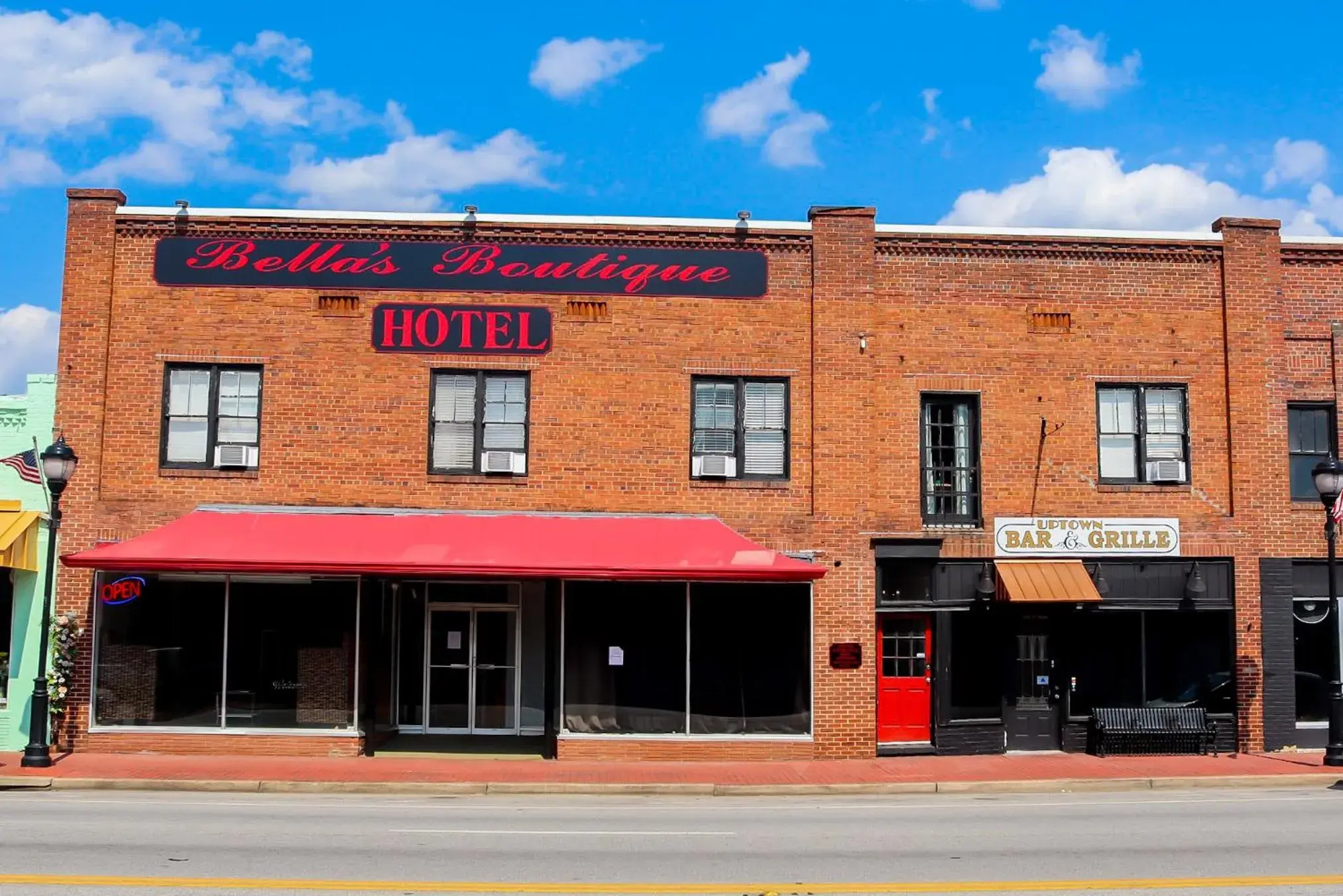 Property building in Bella's Boutique Hotel Property building in Bella's Boutique Hotel