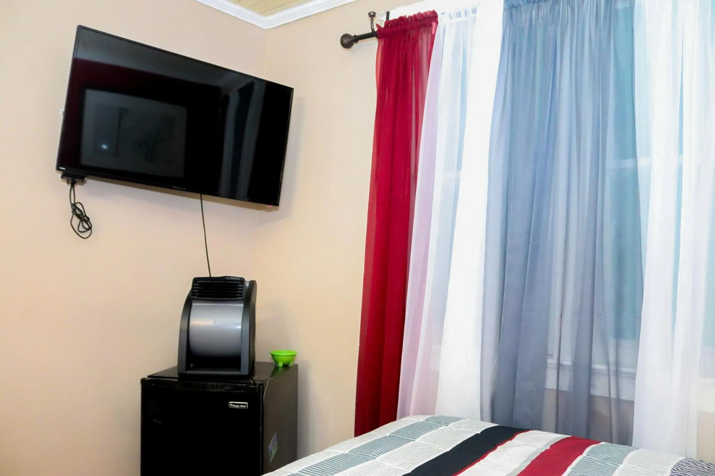 TV and multimedia in Bella's Boutique Hotel