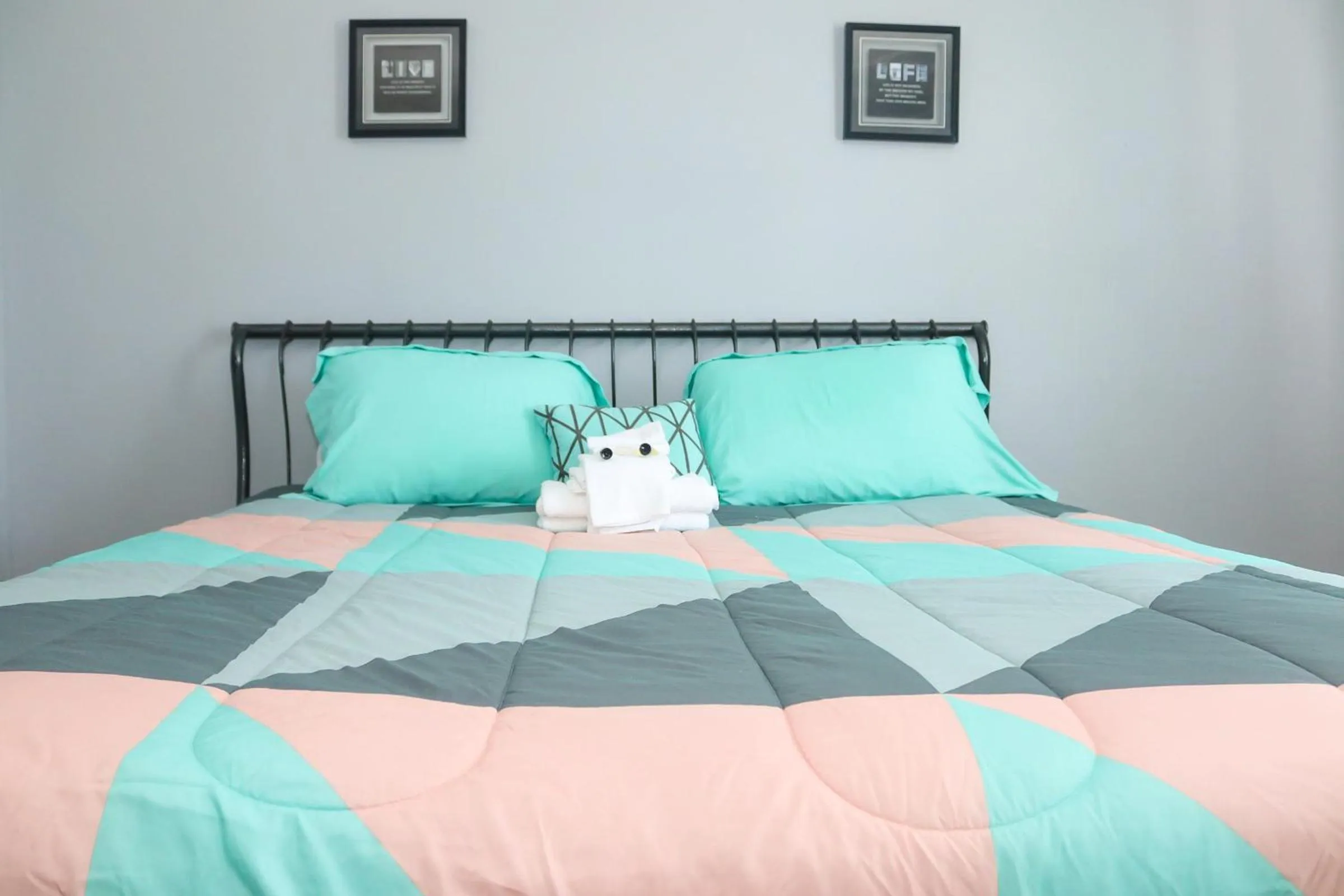 Bed in Bella's Boutique Hotel