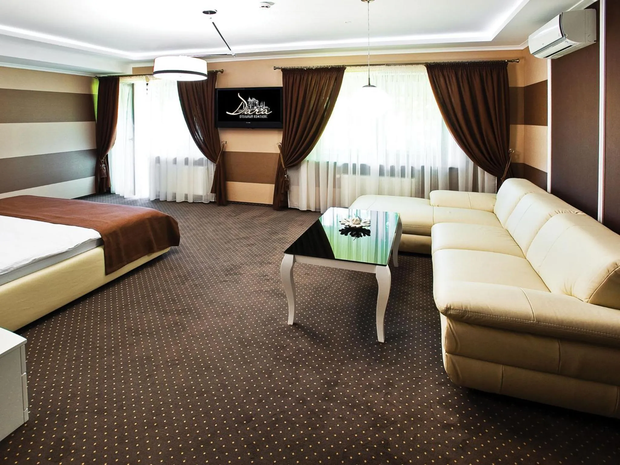 Decorative detail, Bed in Hotel Complex Dacha