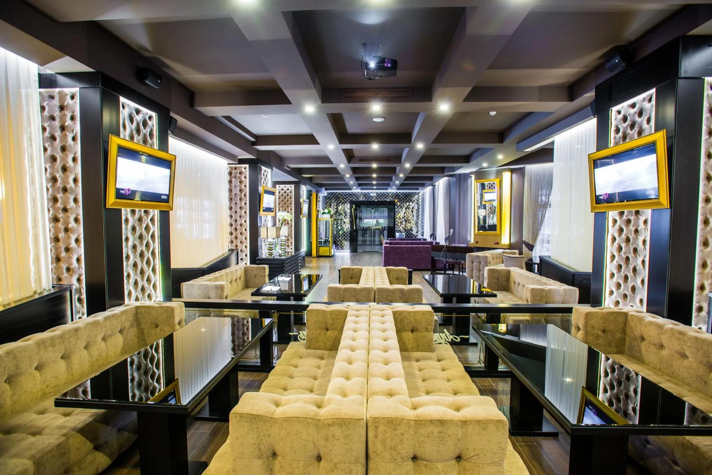 Restaurant/places to eat in Hotel Complex Dacha