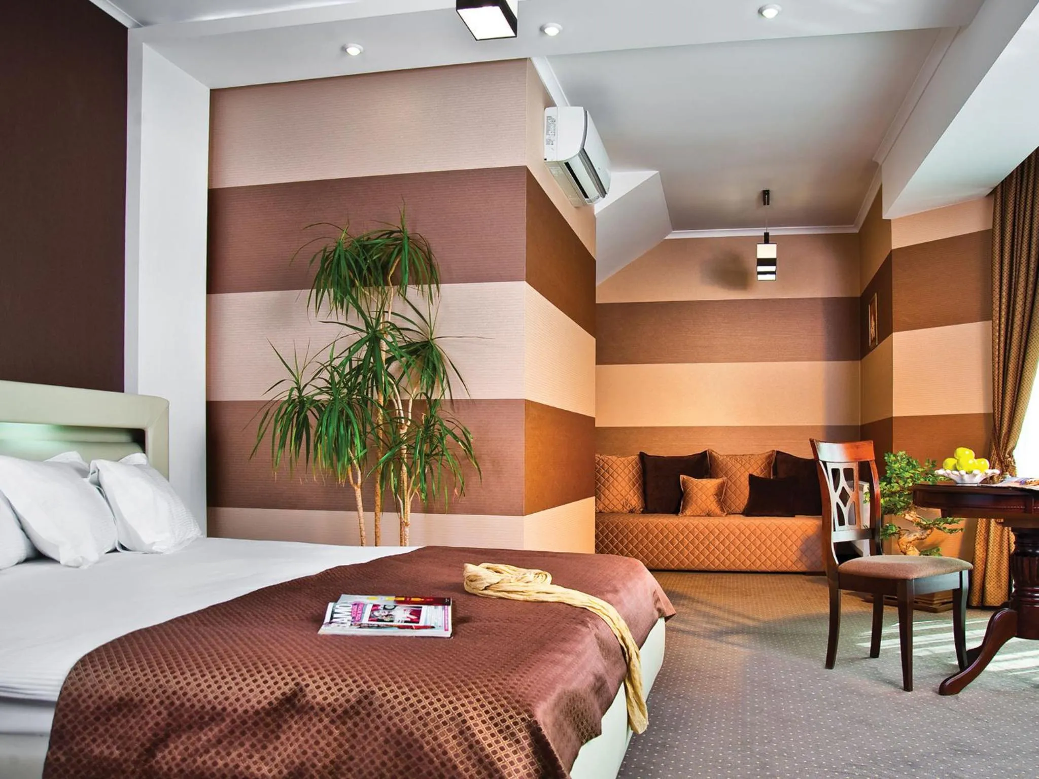Decorative detail, Bed in Hotel Complex Dacha
