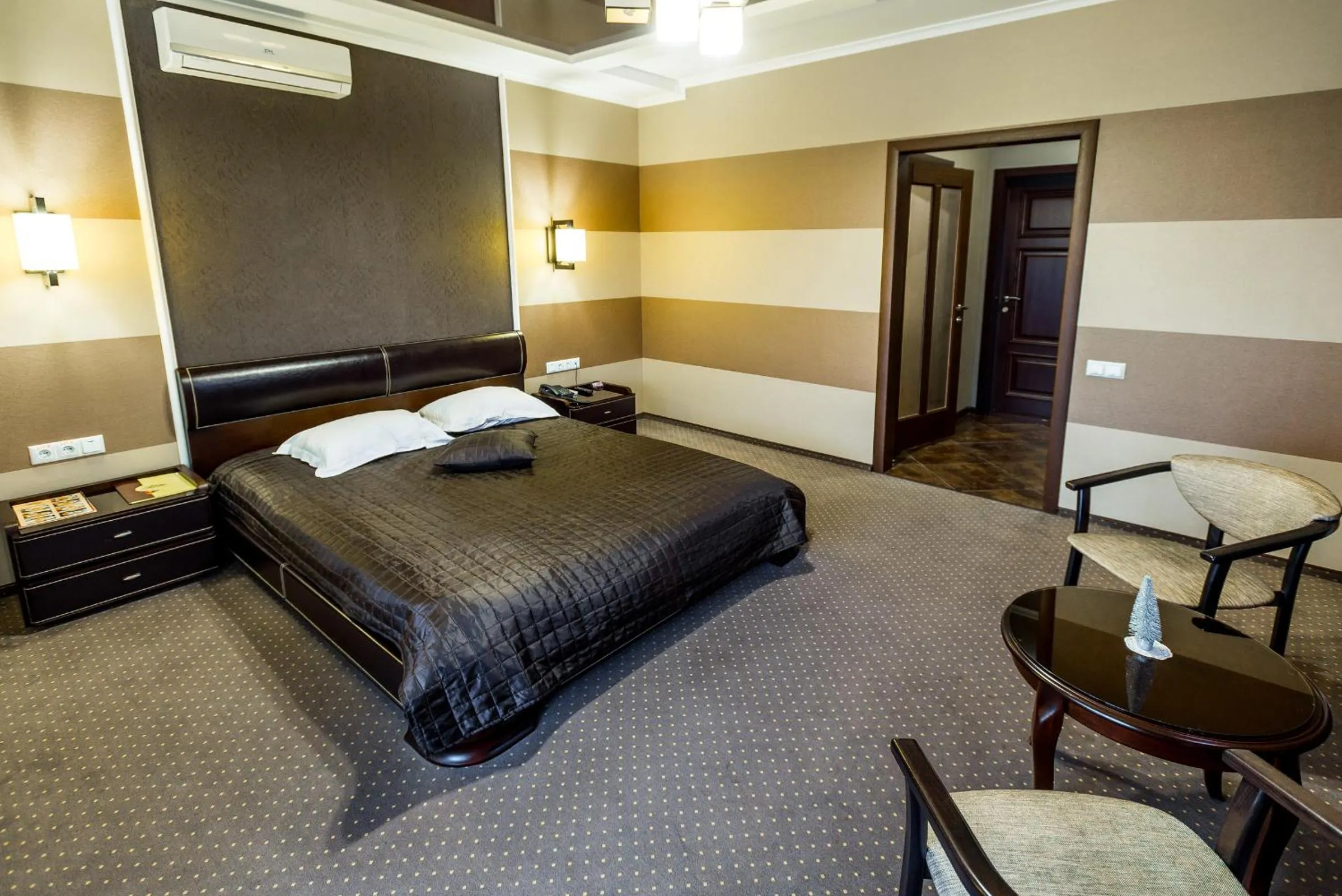 Decorative detail, Bed in Hotel Complex Dacha