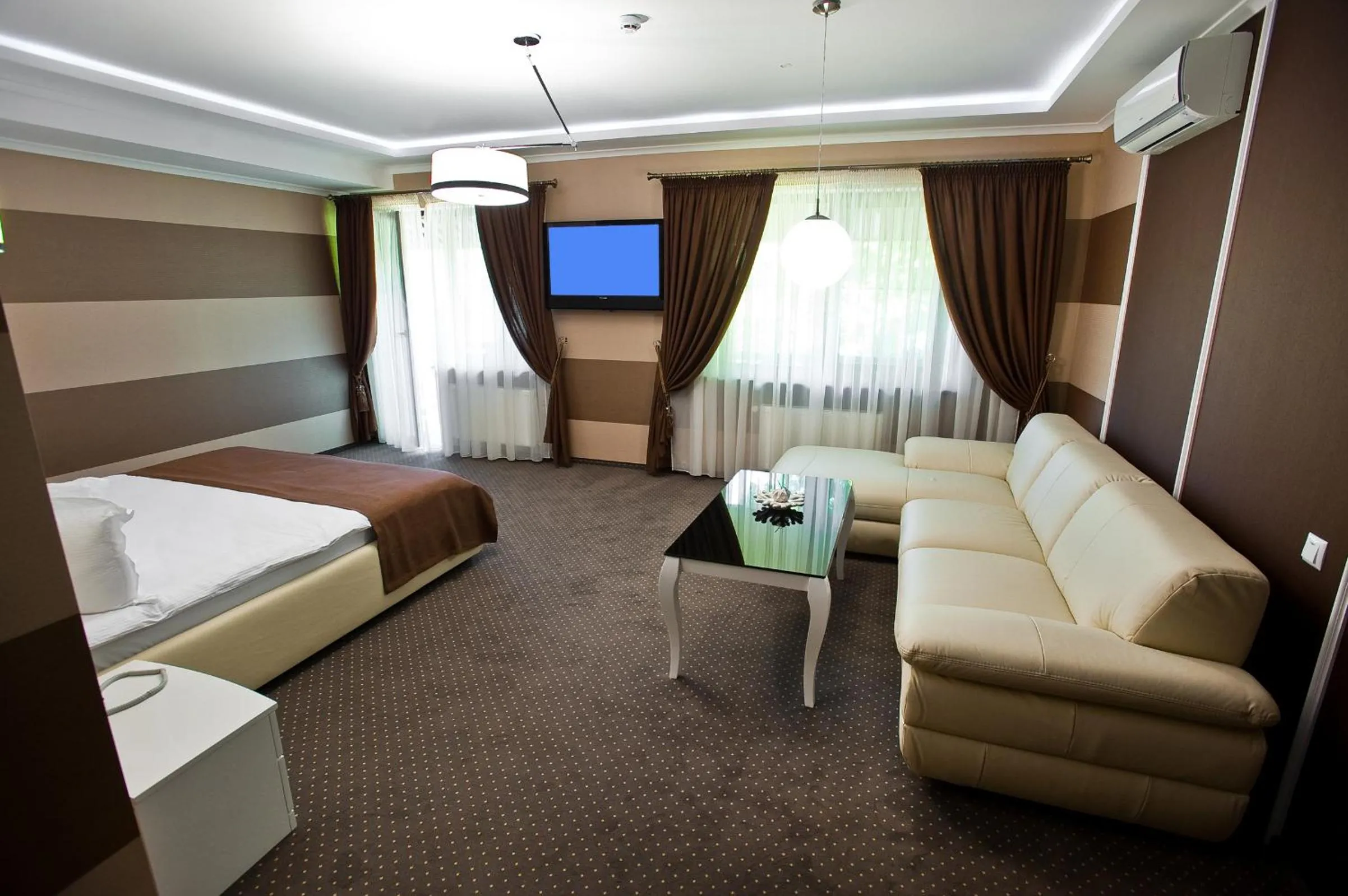 Decorative detail, Bed in Hotel Complex Dacha