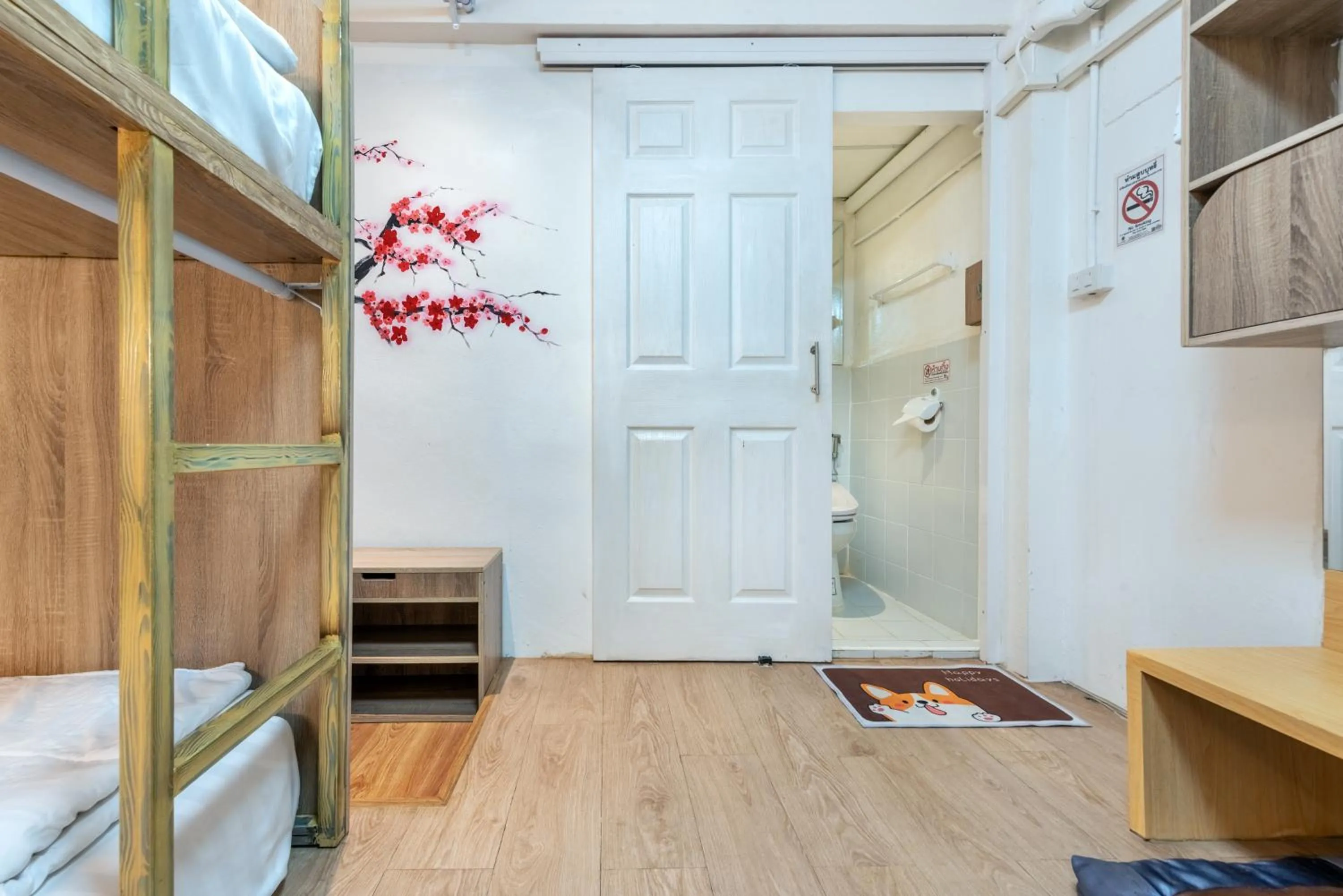 Photo of the whole room, Bed in โรงแรมชิบะรูม นครราชสีมา สาขามหาวิทยาลัยเทคโนโลยีสุรนารี