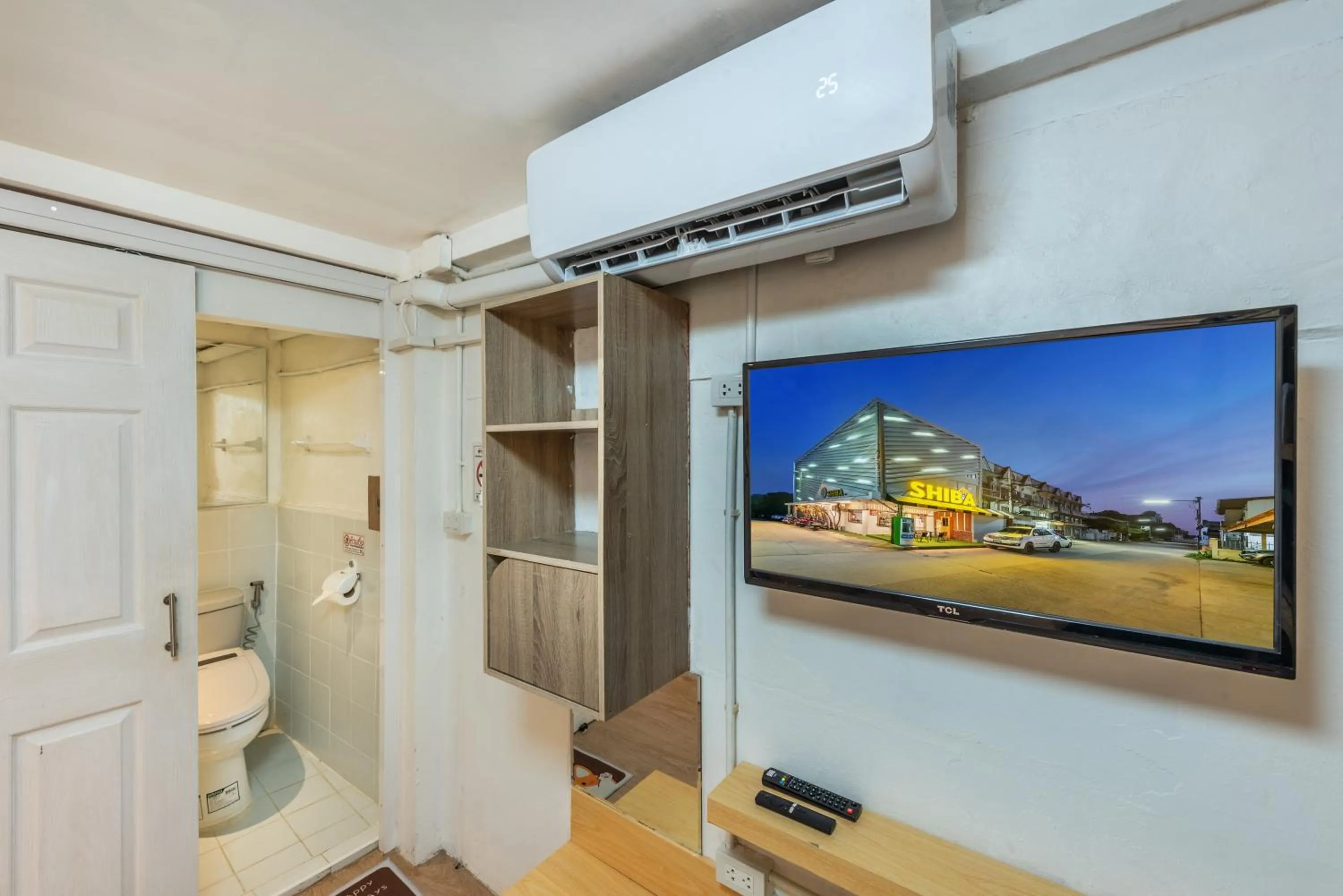 Bedroom in โรงแรมชิบะรูม นครราชสีมา สาขามหาวิทยาลัยเทคโนโลยีสุรนารี