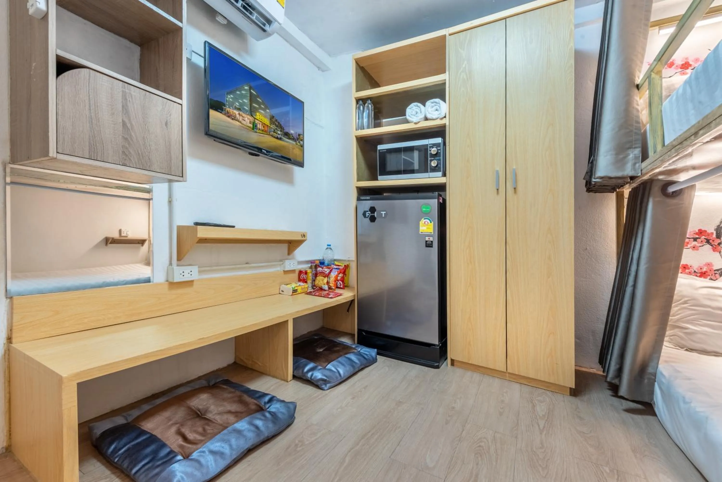 microwave in โรงแรมชิบะรูม นครราชสีมา สาขามหาวิทยาลัยเทคโนโลยีสุรนารี