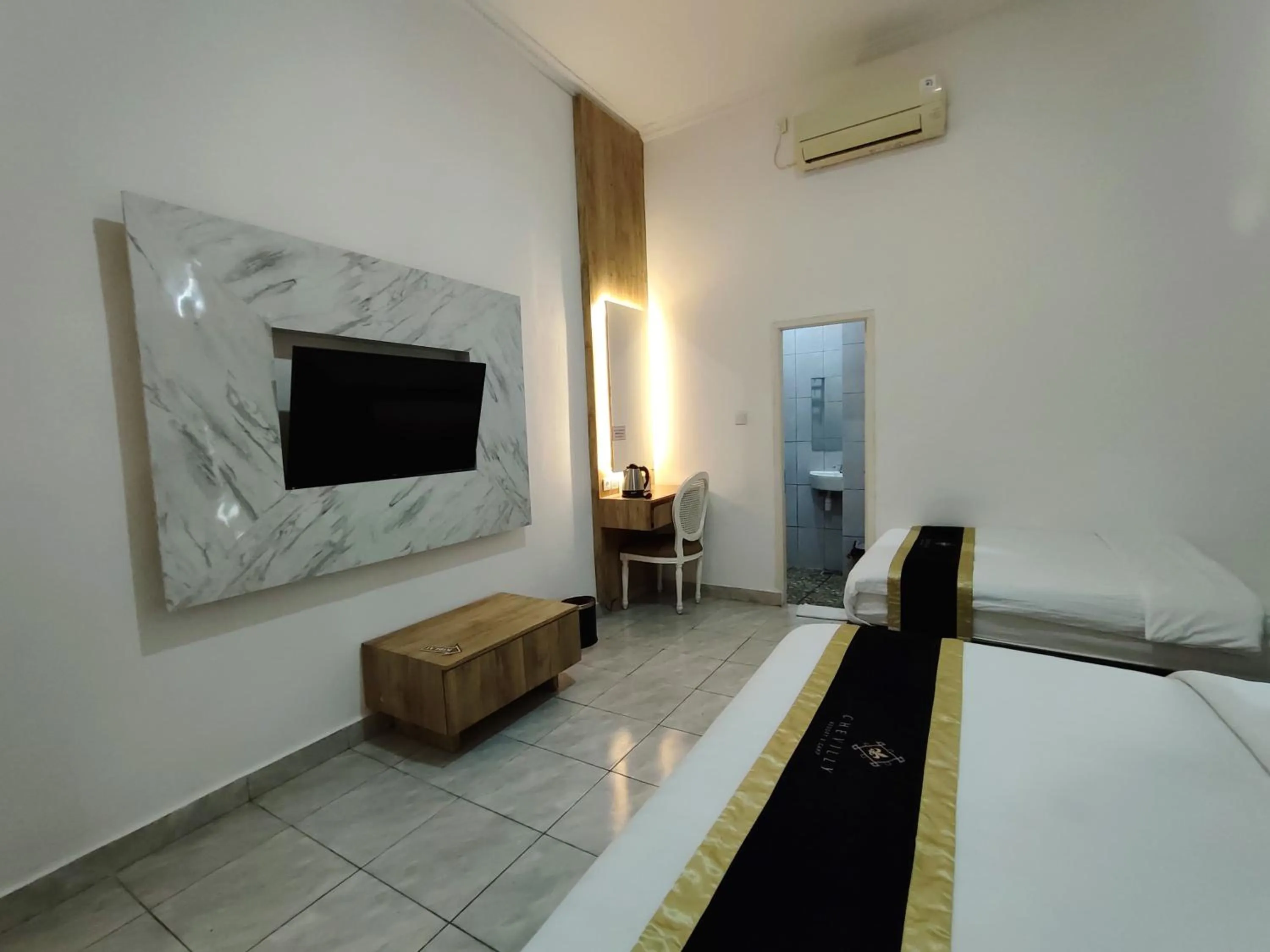 Bed in Chevilly Resort & Camp