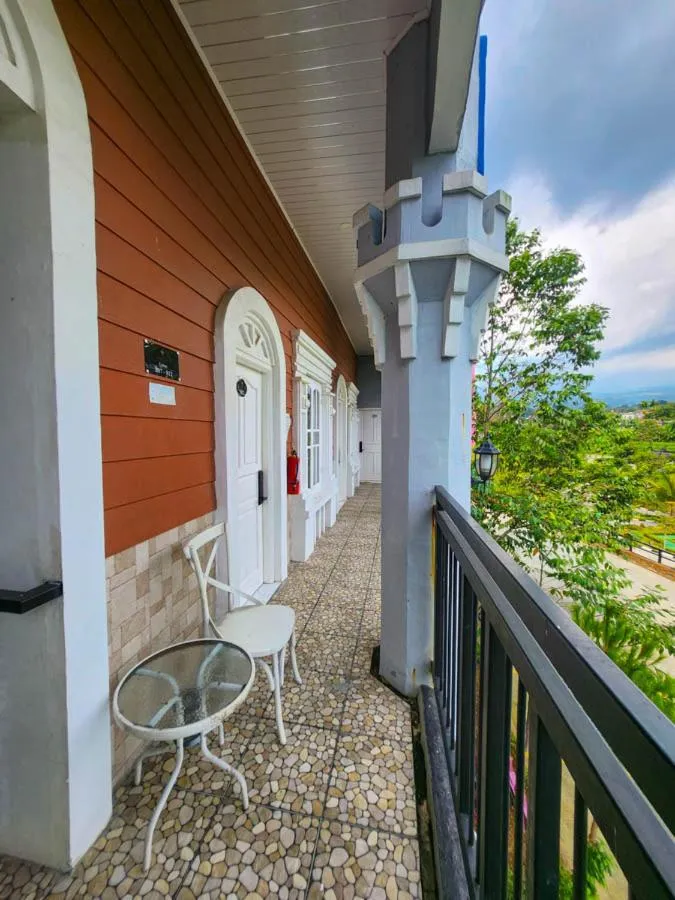 Chevilly Resort & Camp