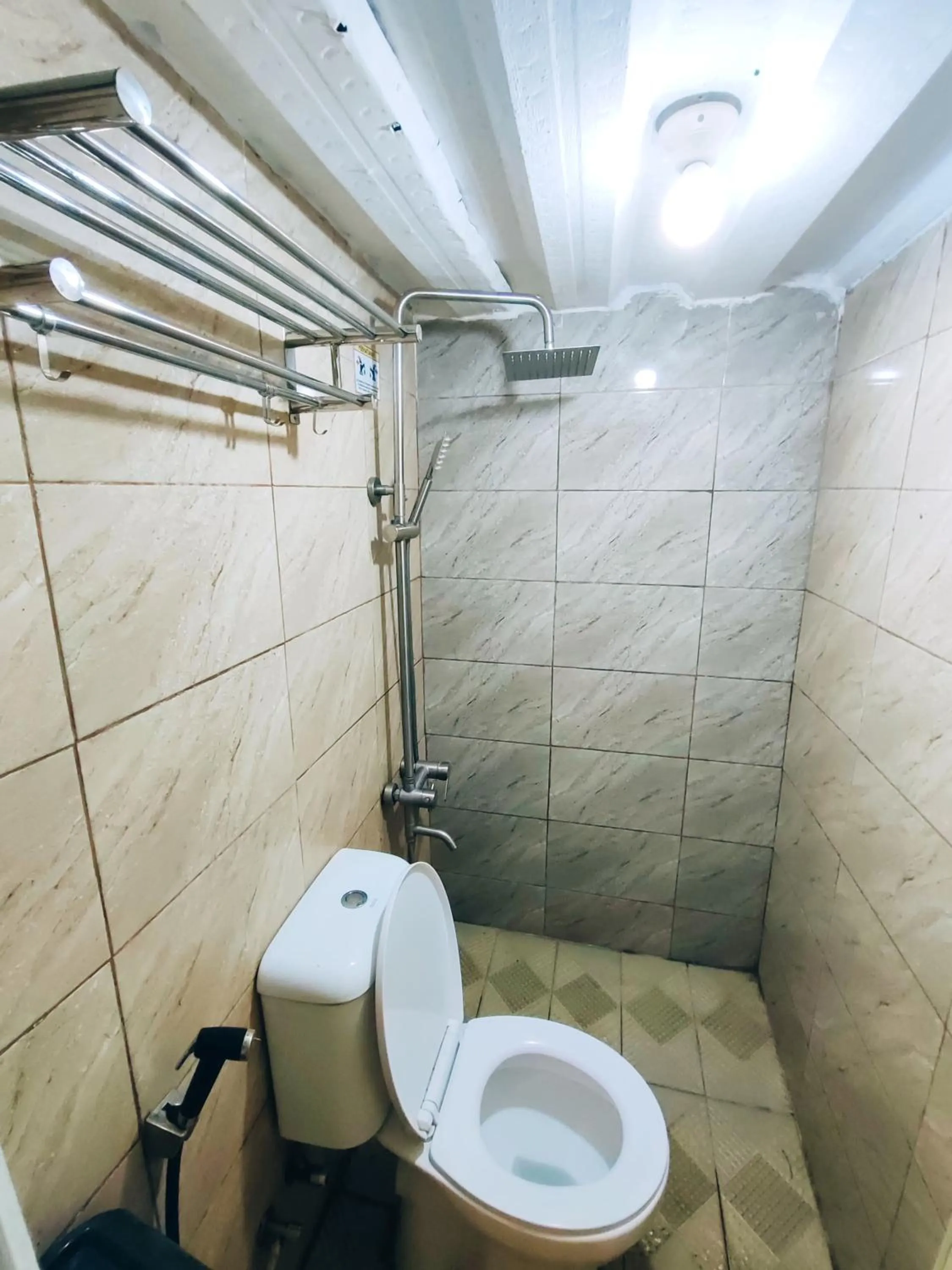 Shower in Chevilly Resort & Camp