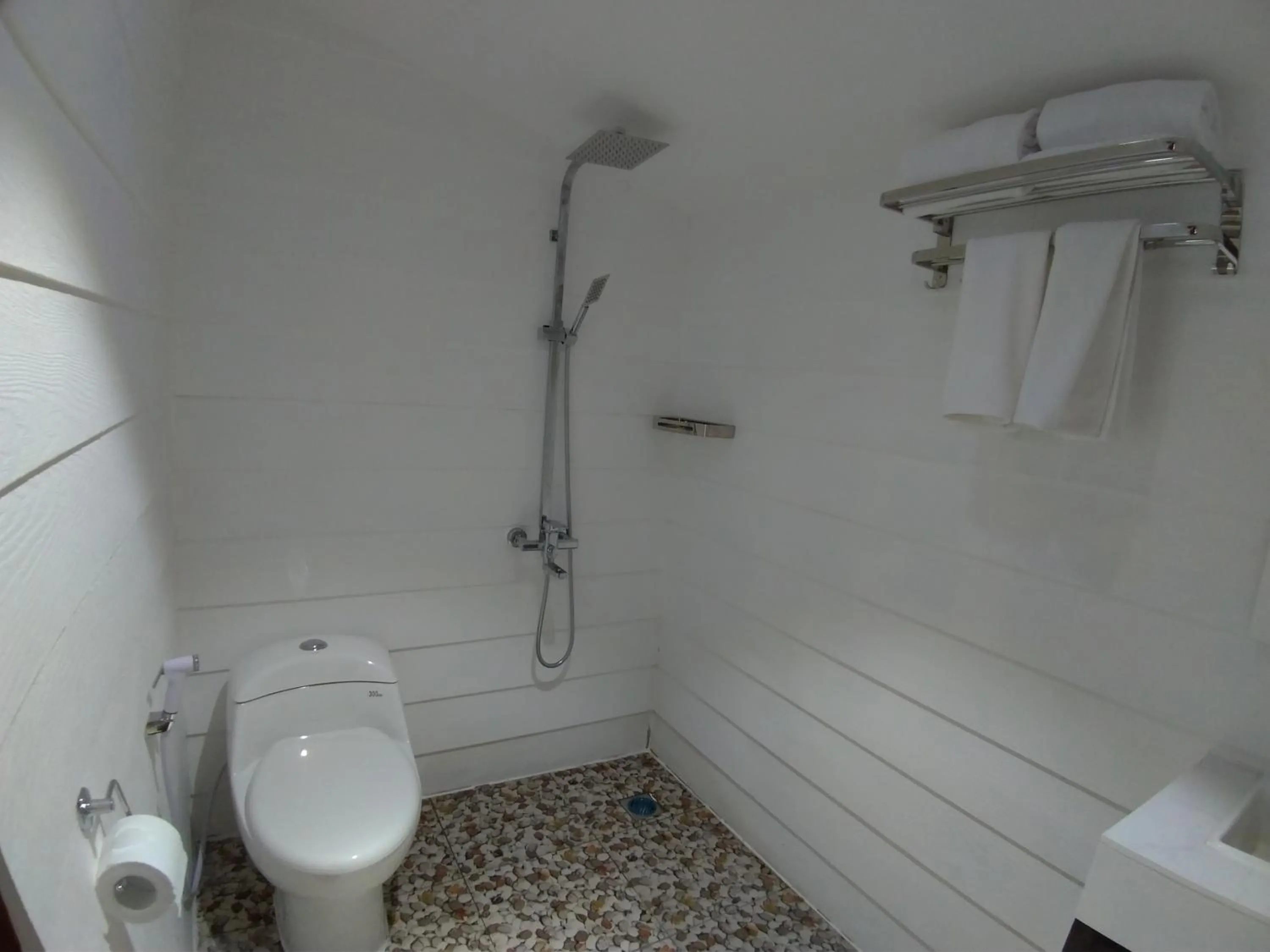 Bathroom in Chevilly Resort & Camp