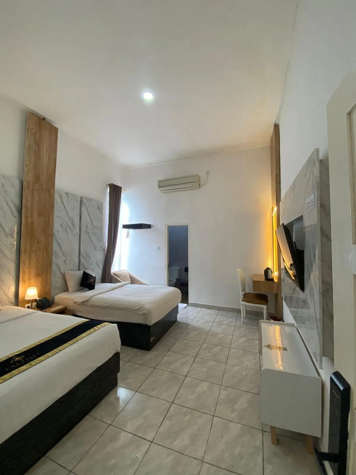 Bed in Chevilly Resort & Camp