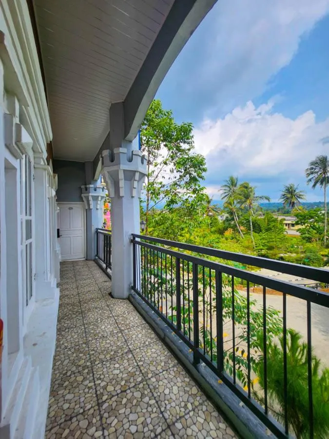 Chevilly Resort & Camp