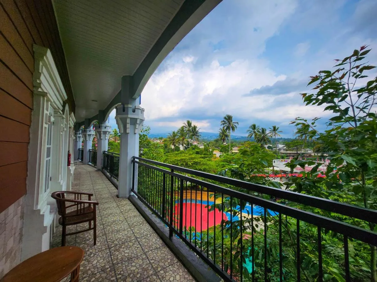 Chevilly Resort & Camp