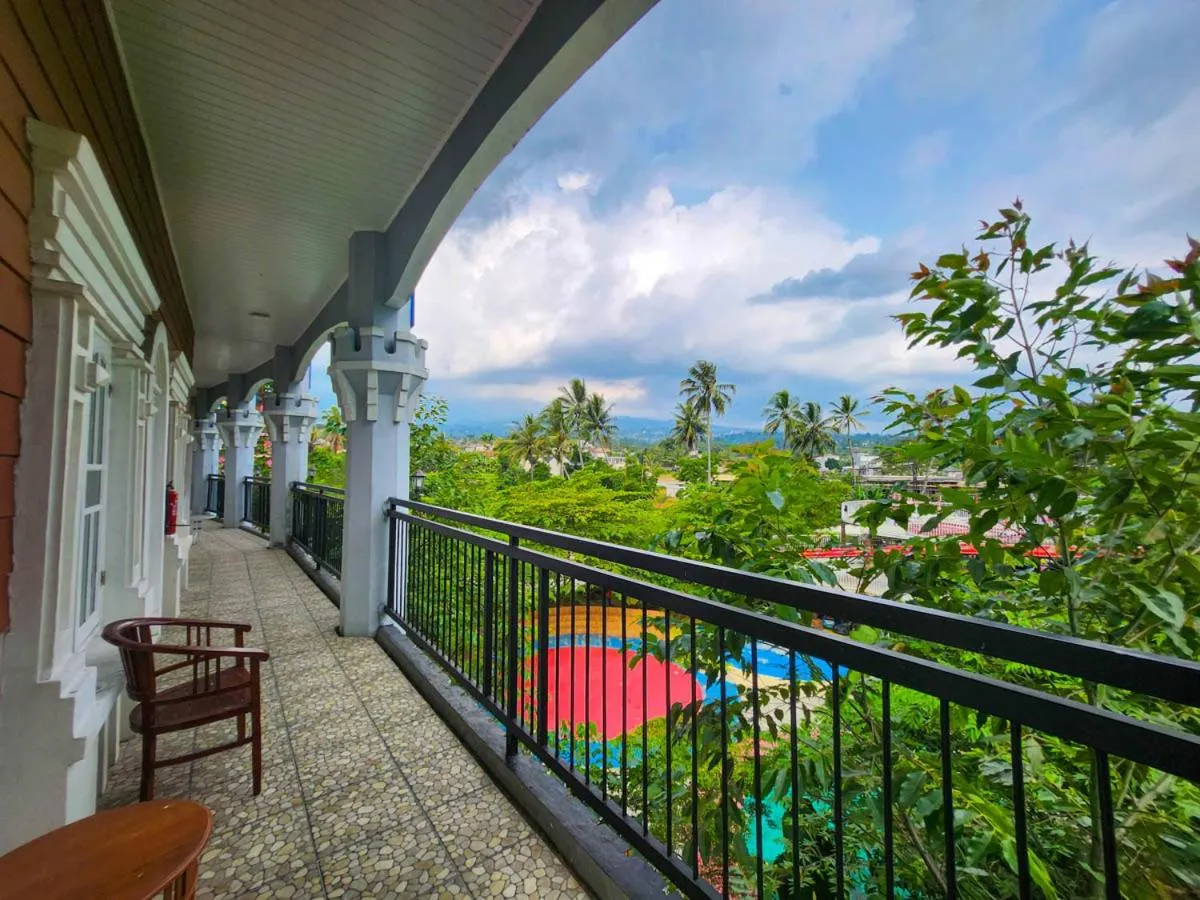 Chevilly Resort & Camp