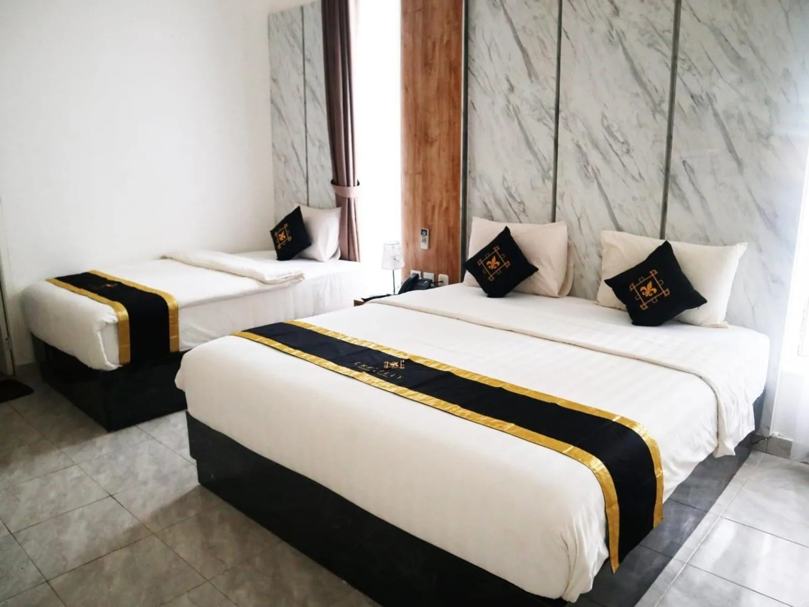 Bed in Chevilly Resort & Camp