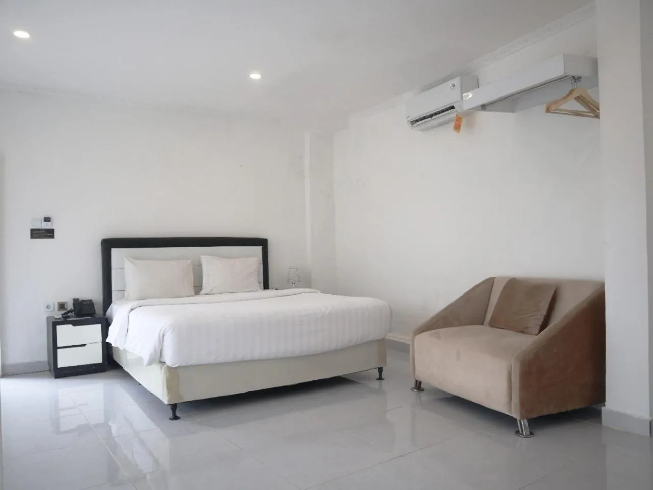 Bed in Chevilly Resort & Camp