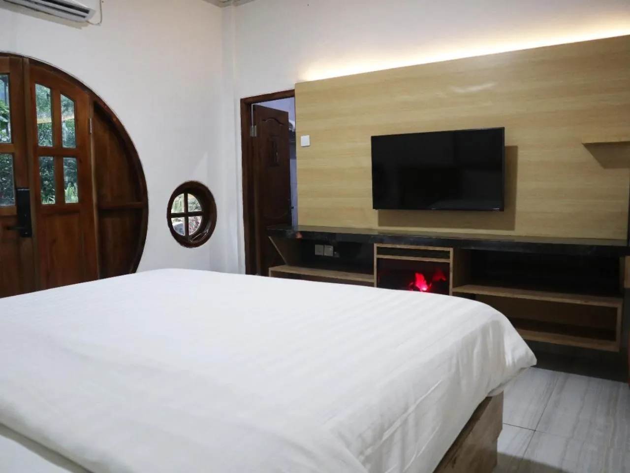 Bed in Chevilly Resort & Camp