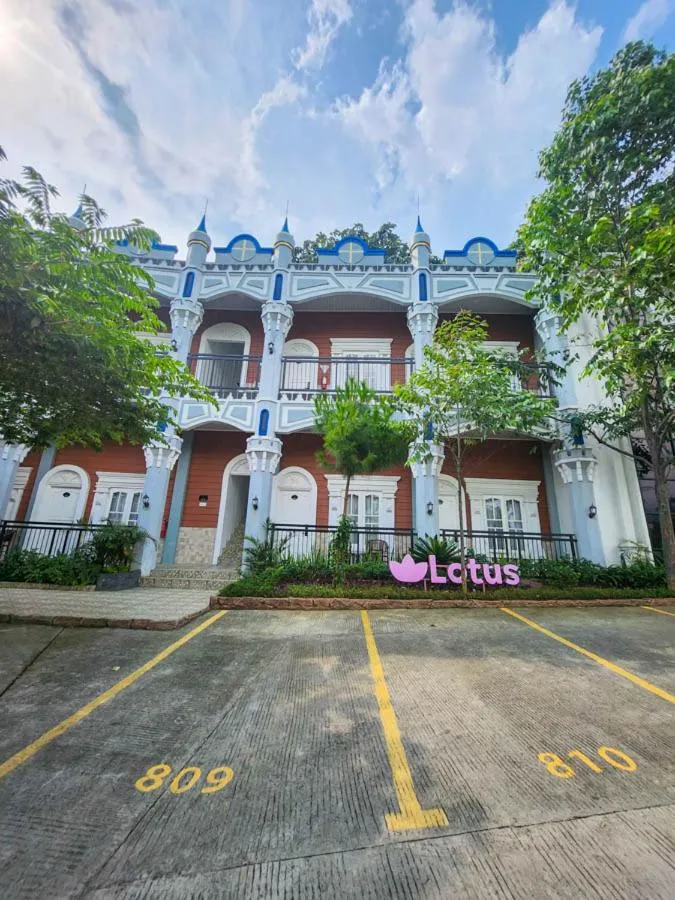 Chevilly Resort & Camp