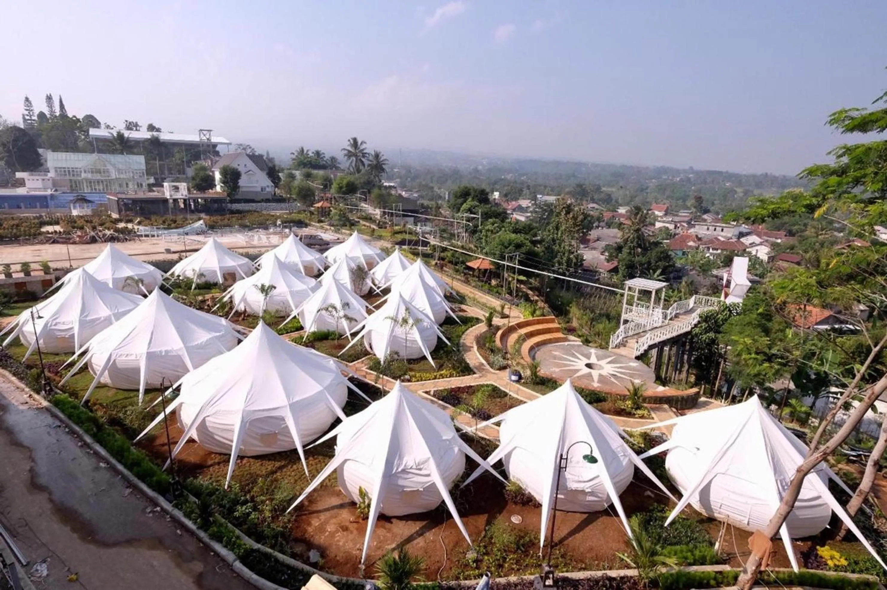 Day in Chevilly Resort & Camp