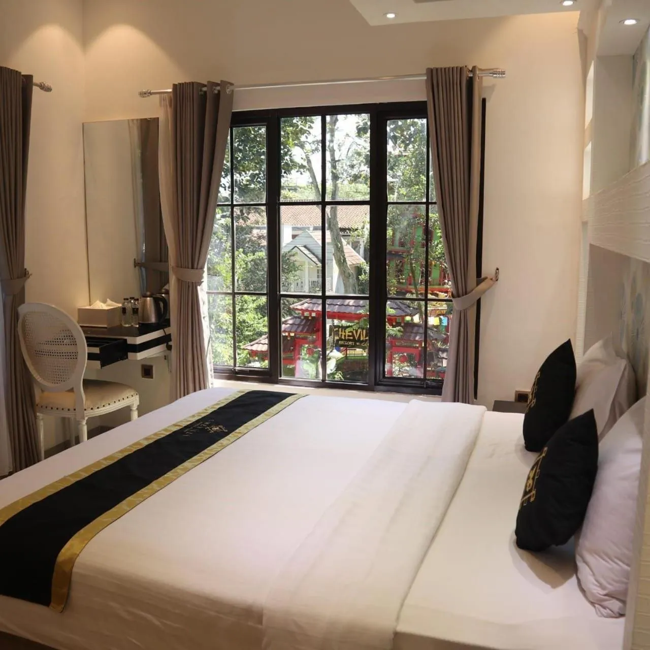 Bed in Chevilly Resort & Camp