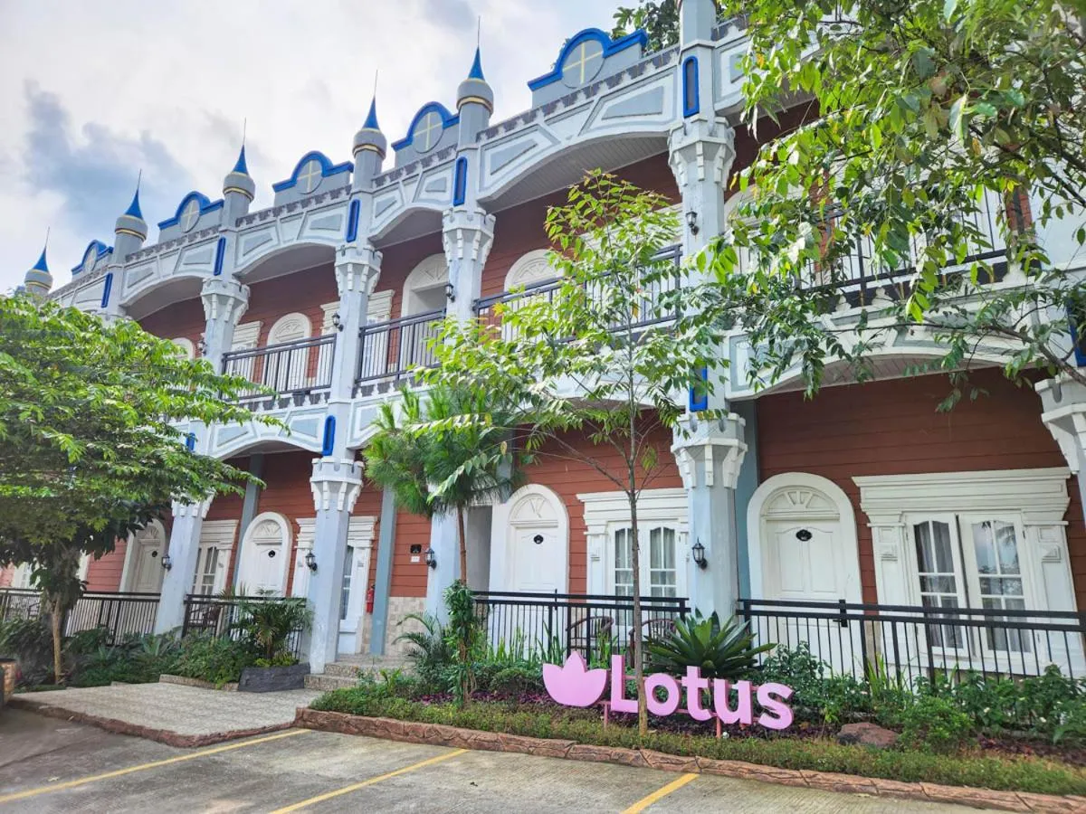 Chevilly Resort & Camp