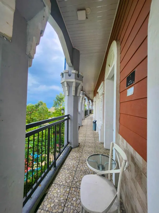 Chevilly Resort & Camp