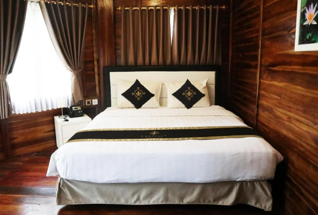 Bed in Chevilly Resort & Camp