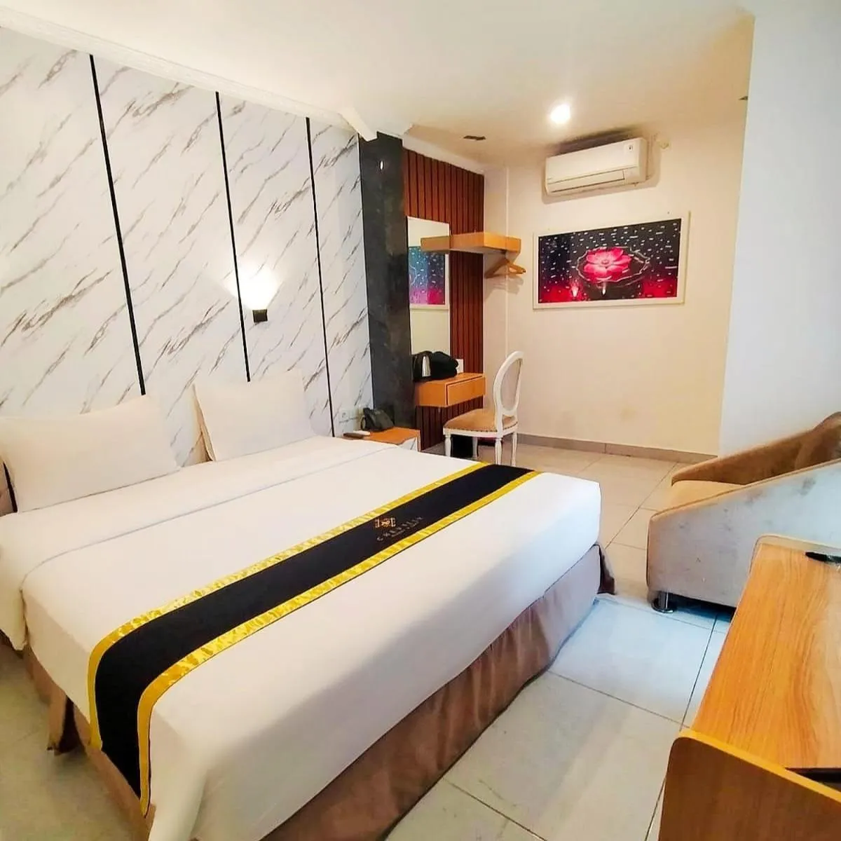 Bed in Chevilly Resort & Camp