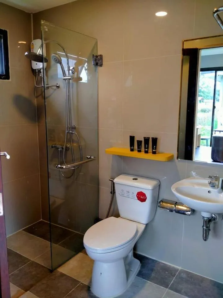 Bathroom in wuadaeng villa