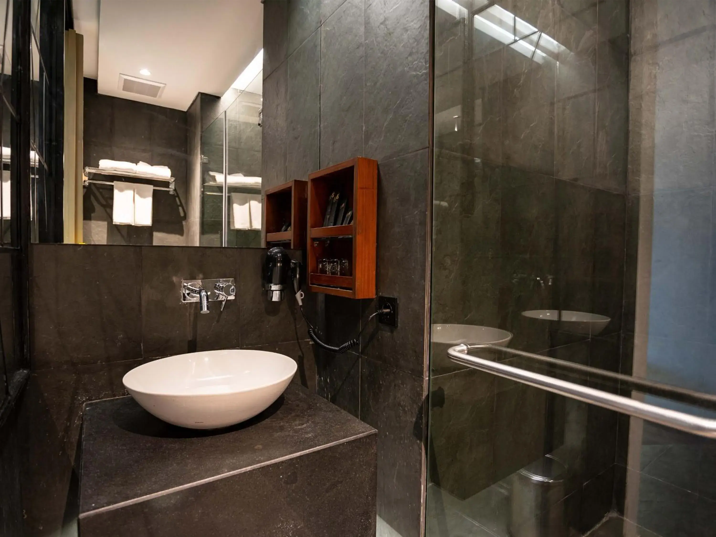 Bathroom in Rayz UMM Hotel Malang Bathroom in Rayz UMM Hotel Malang