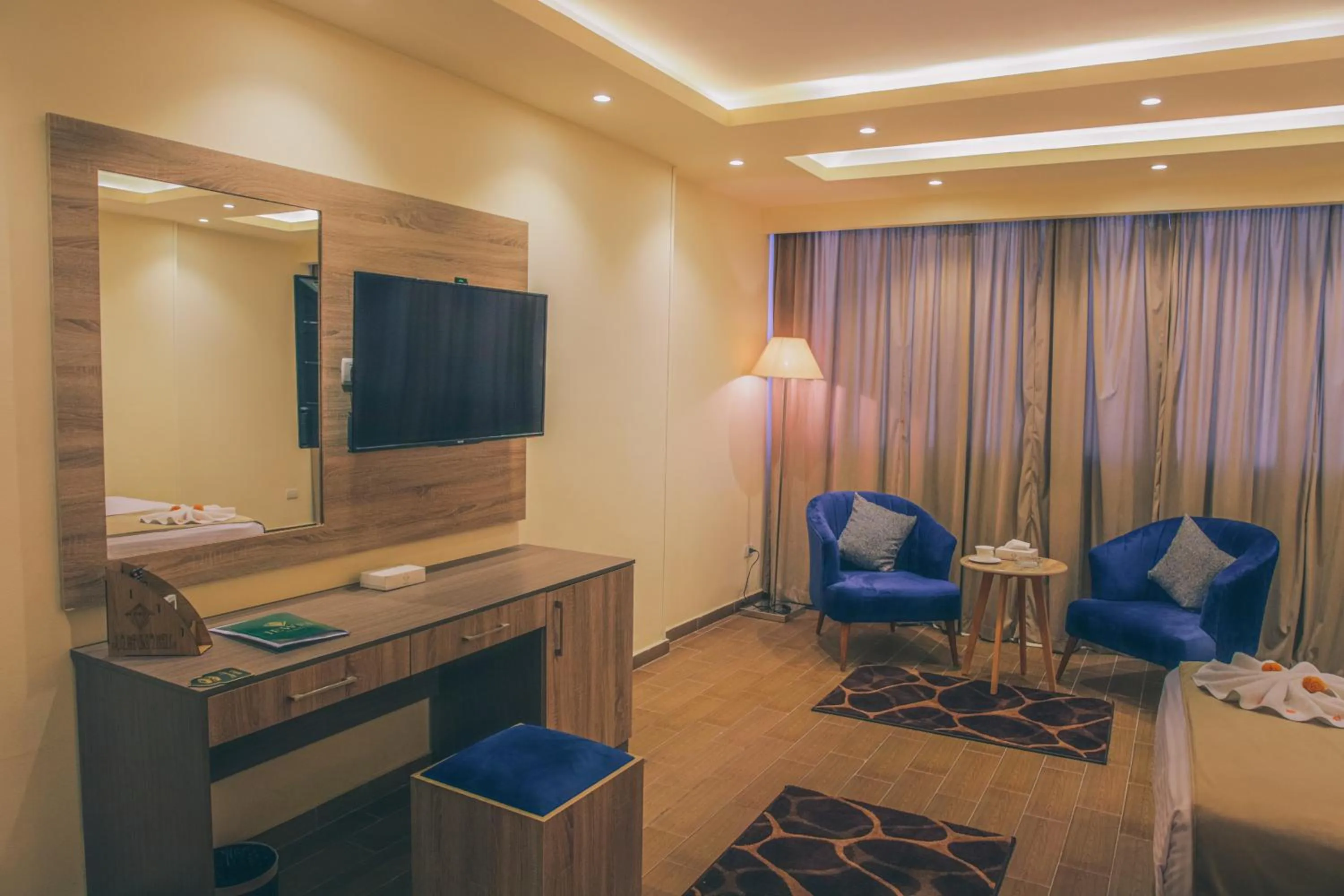 TV and multimedia in Jewel Green Mountain Hotel