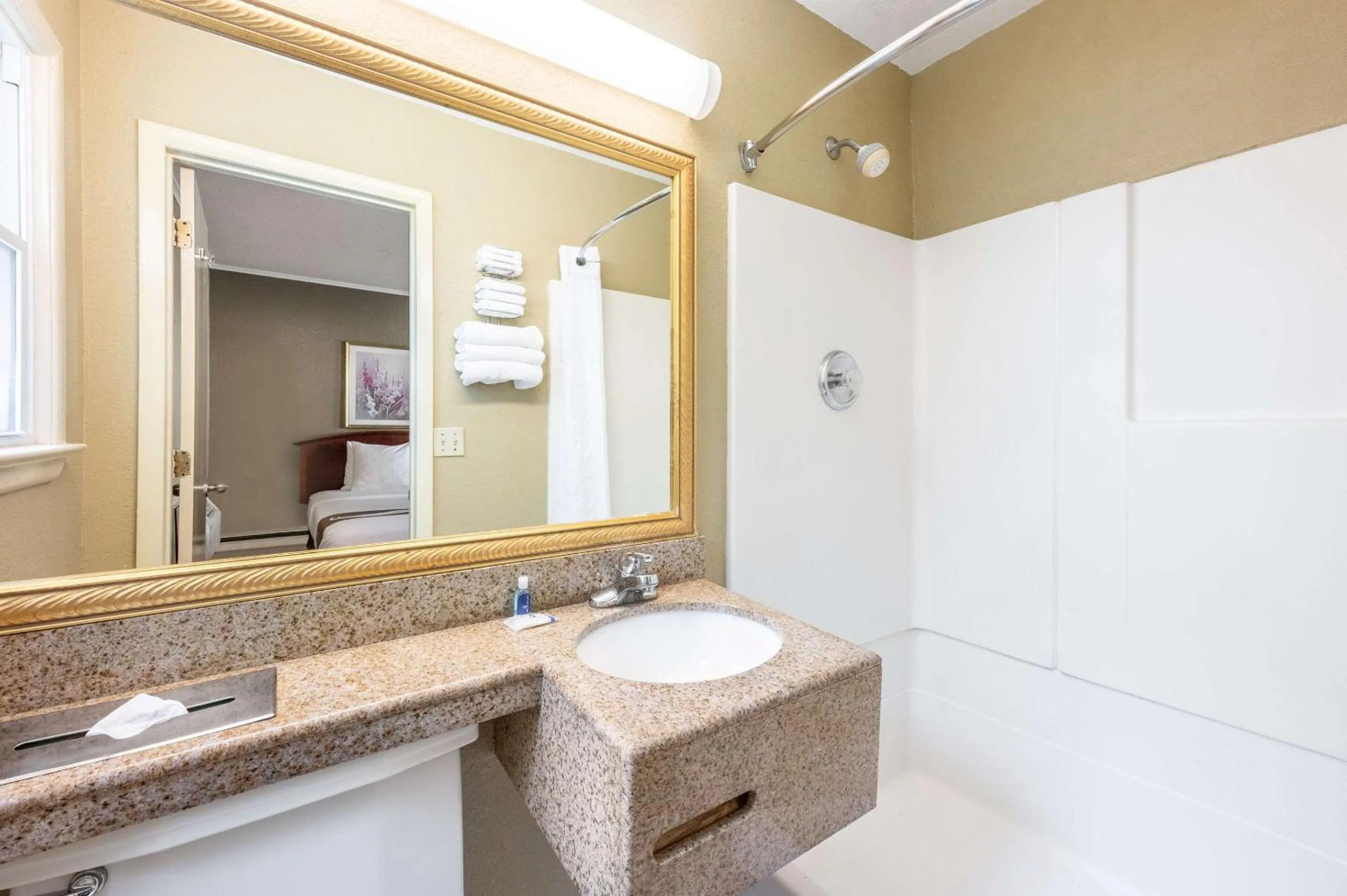 Bathroom in Quality Inn Poughkeepsie