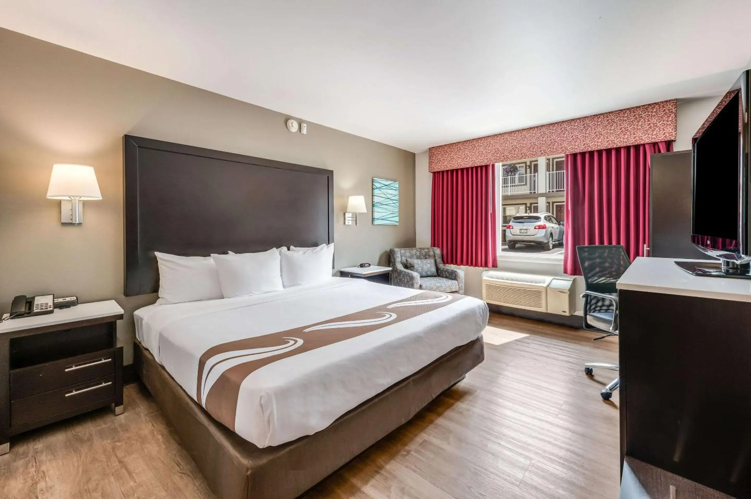 Photo of the whole room, Bed in Quality Inn Poughkeepsie Photo of the whole room, Bed in Quality Inn Poughkeepsie