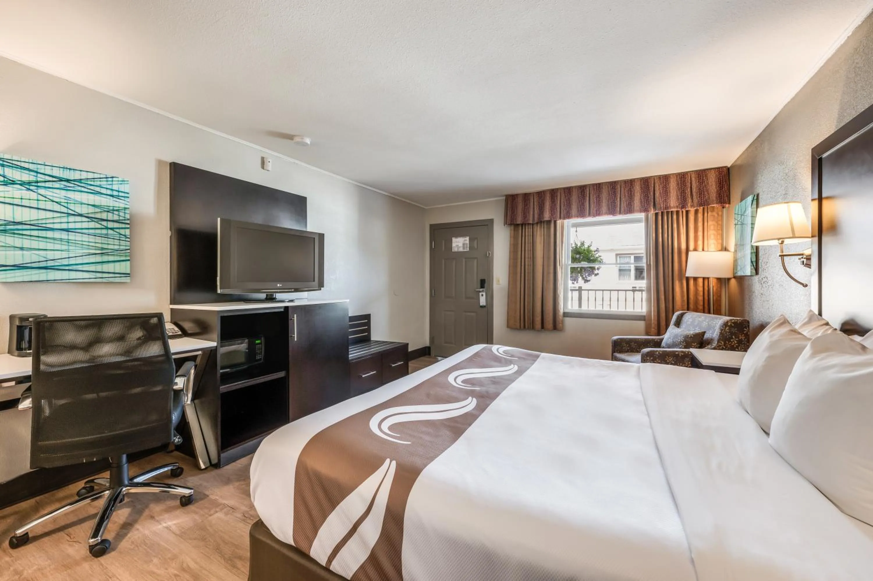 Bedroom, Bed in Quality Inn Poughkeepsie