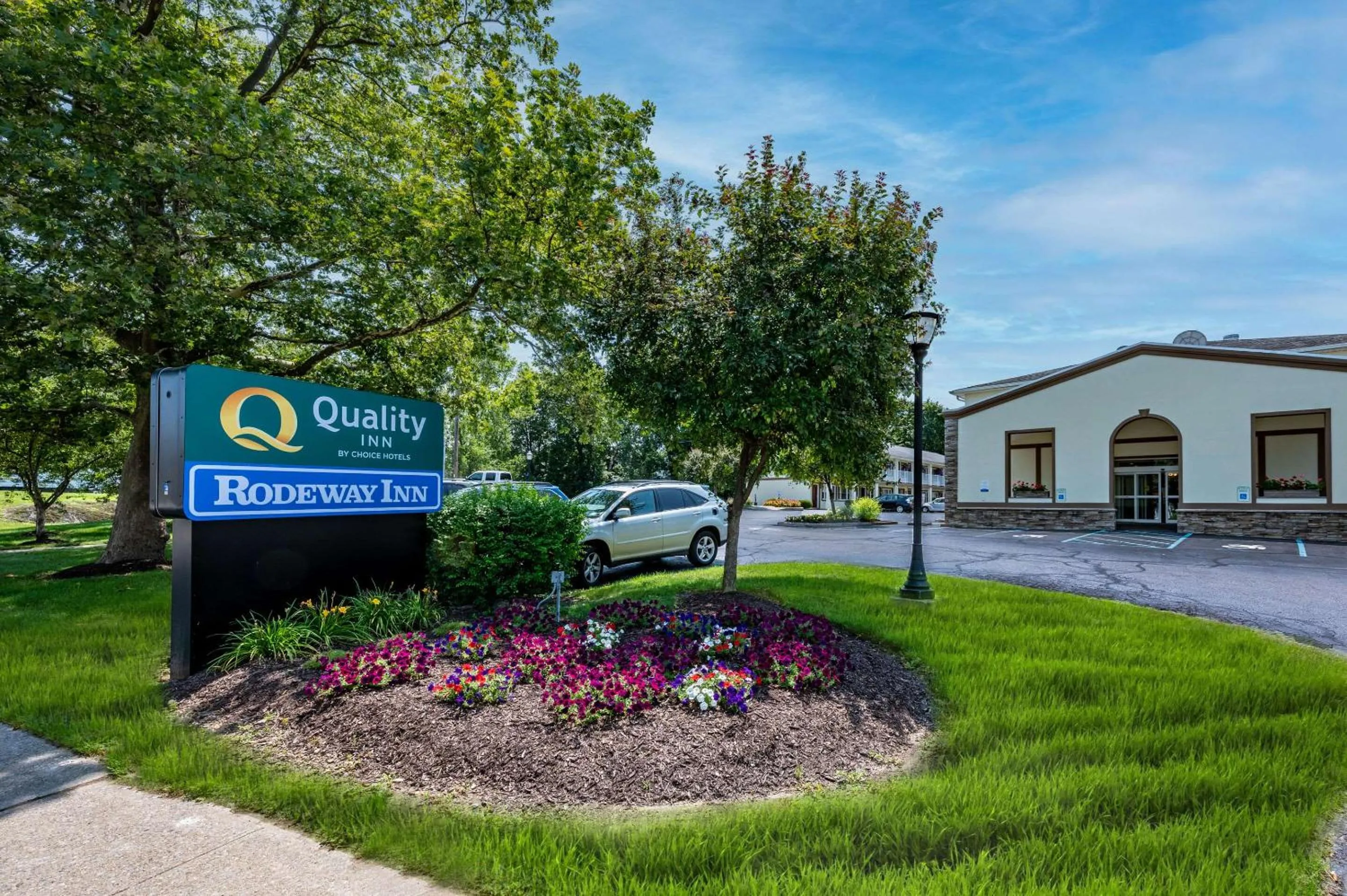 Property building in Quality Inn Poughkeepsie