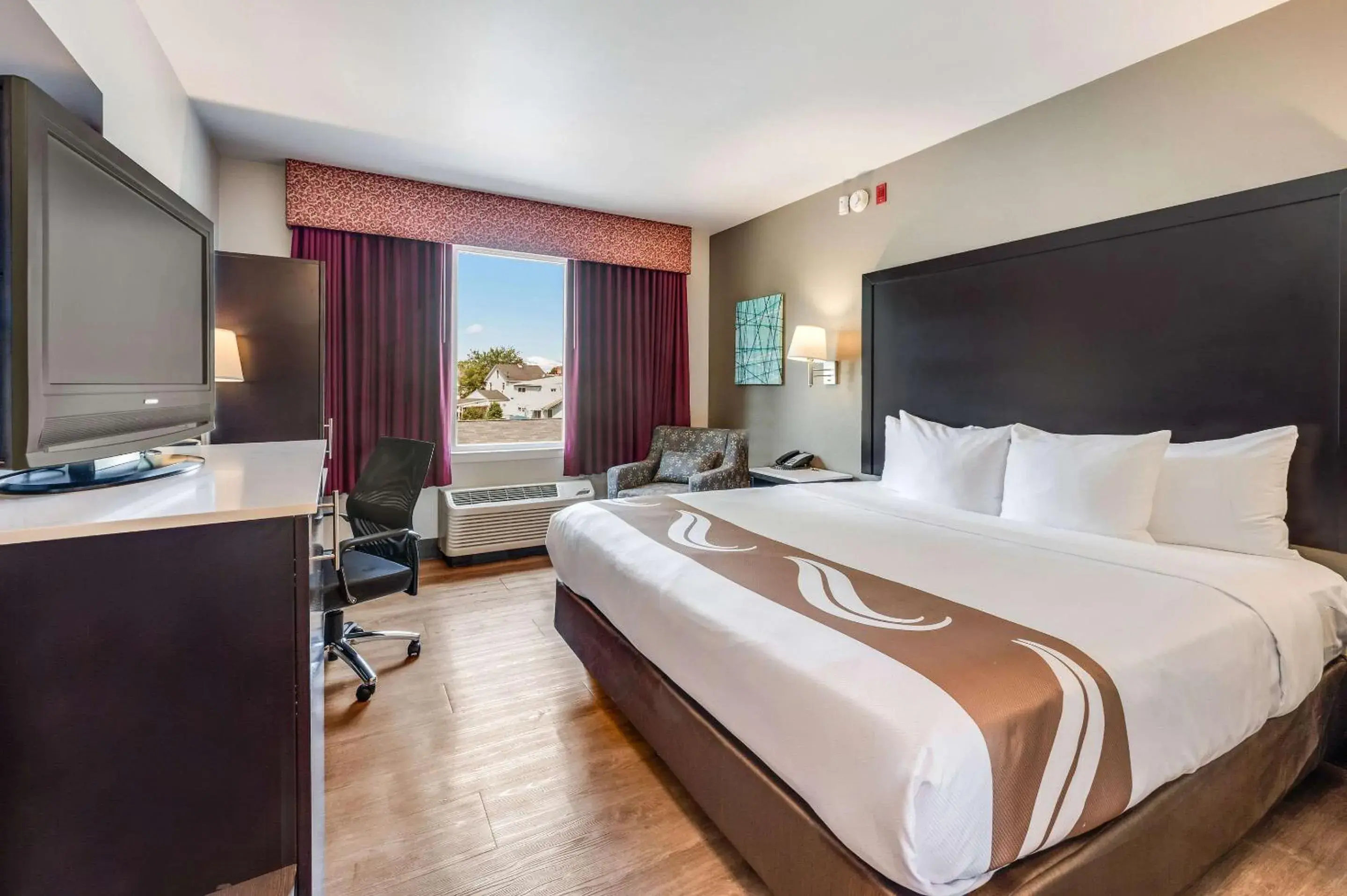 Photo of the whole room, Bed in Quality Inn Poughkeepsie Photo of the whole room, Bed in Quality Inn Poughkeepsie