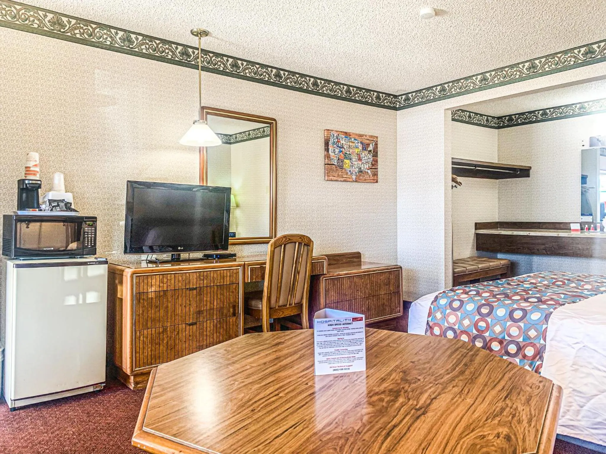 Photo of the whole room in Econo Lodge Inn & Suites Winnemucca