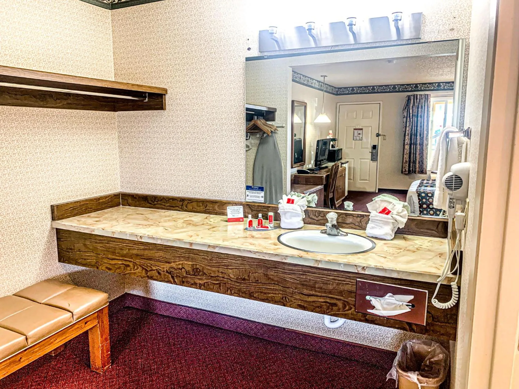 Bathroom in Econo Lodge Inn & Suites Winnemucca