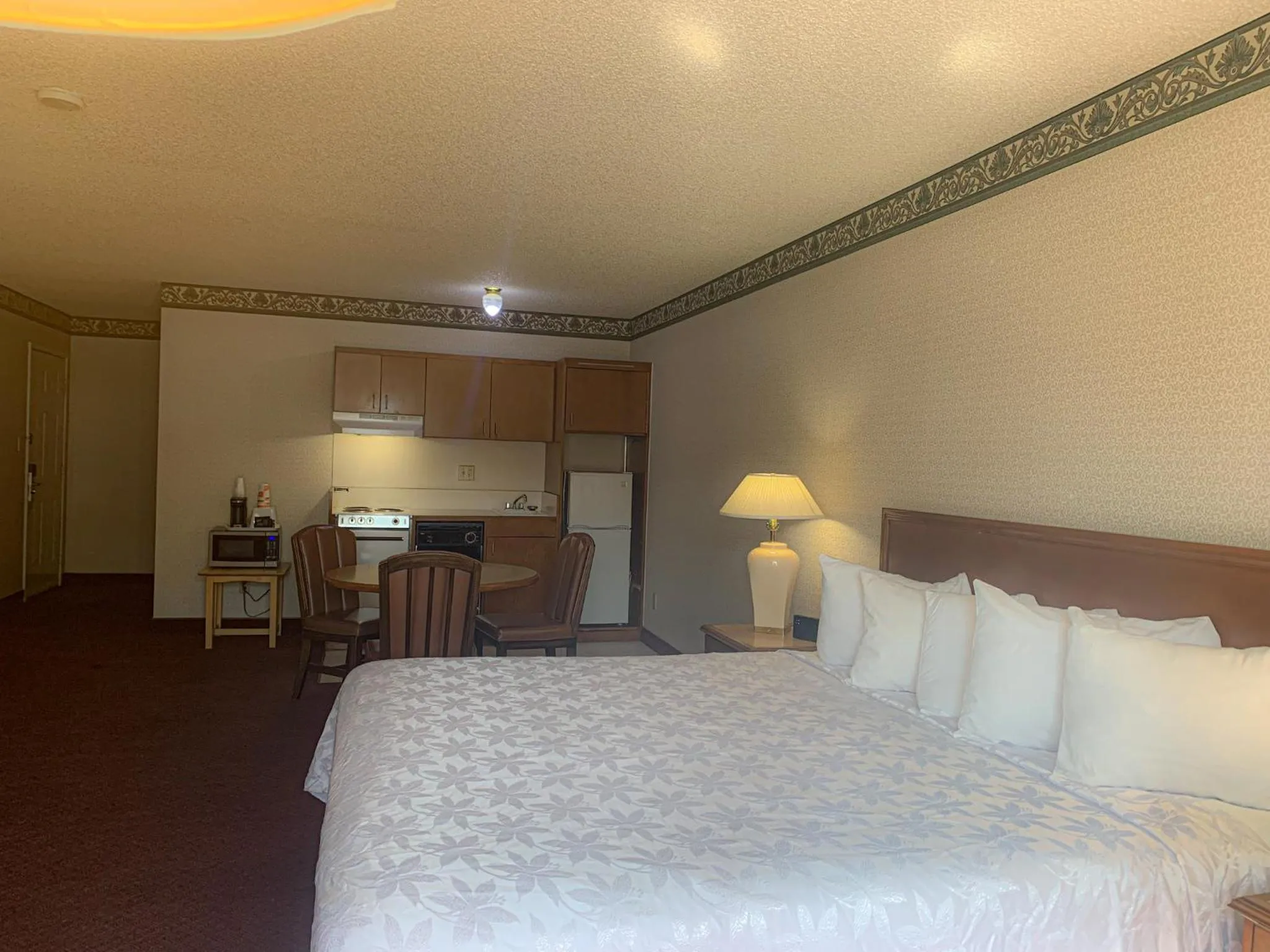 Photo of the whole room, Bed in Econo Lodge Inn & Suites Winnemucca