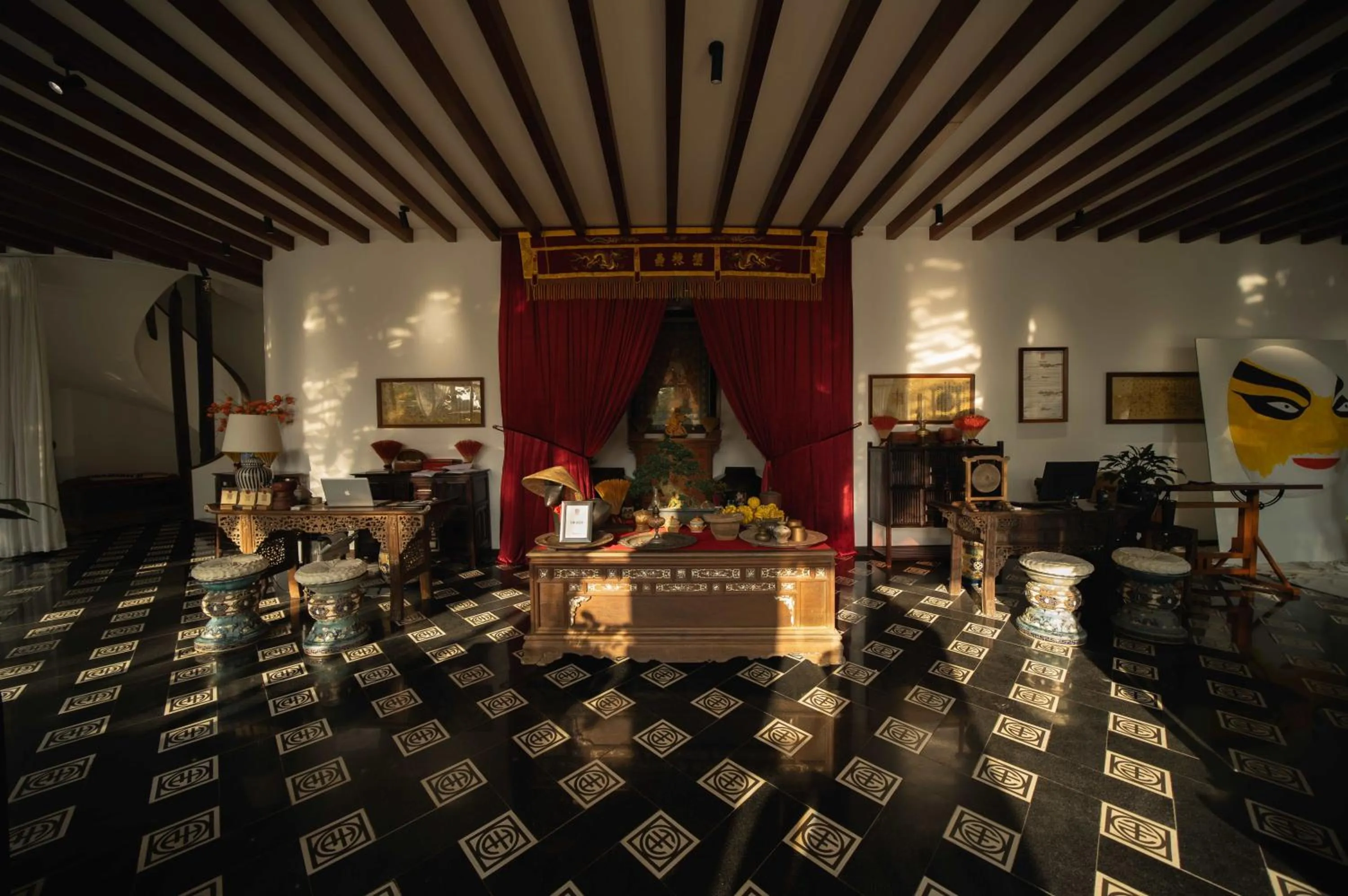 Lobby or reception in aNhill Boutique